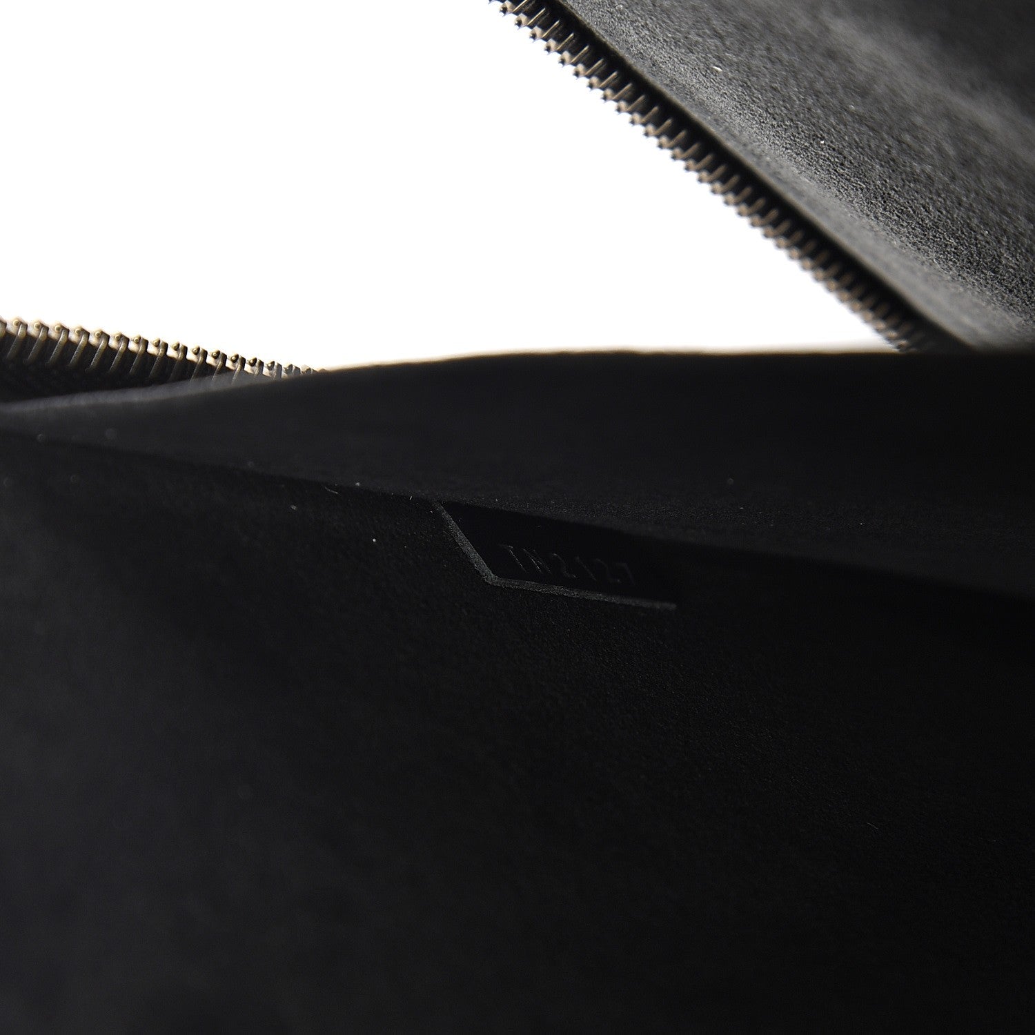 Louis Vuitton X SUPREME Epi Pochette Jour GM Black 7 of 8