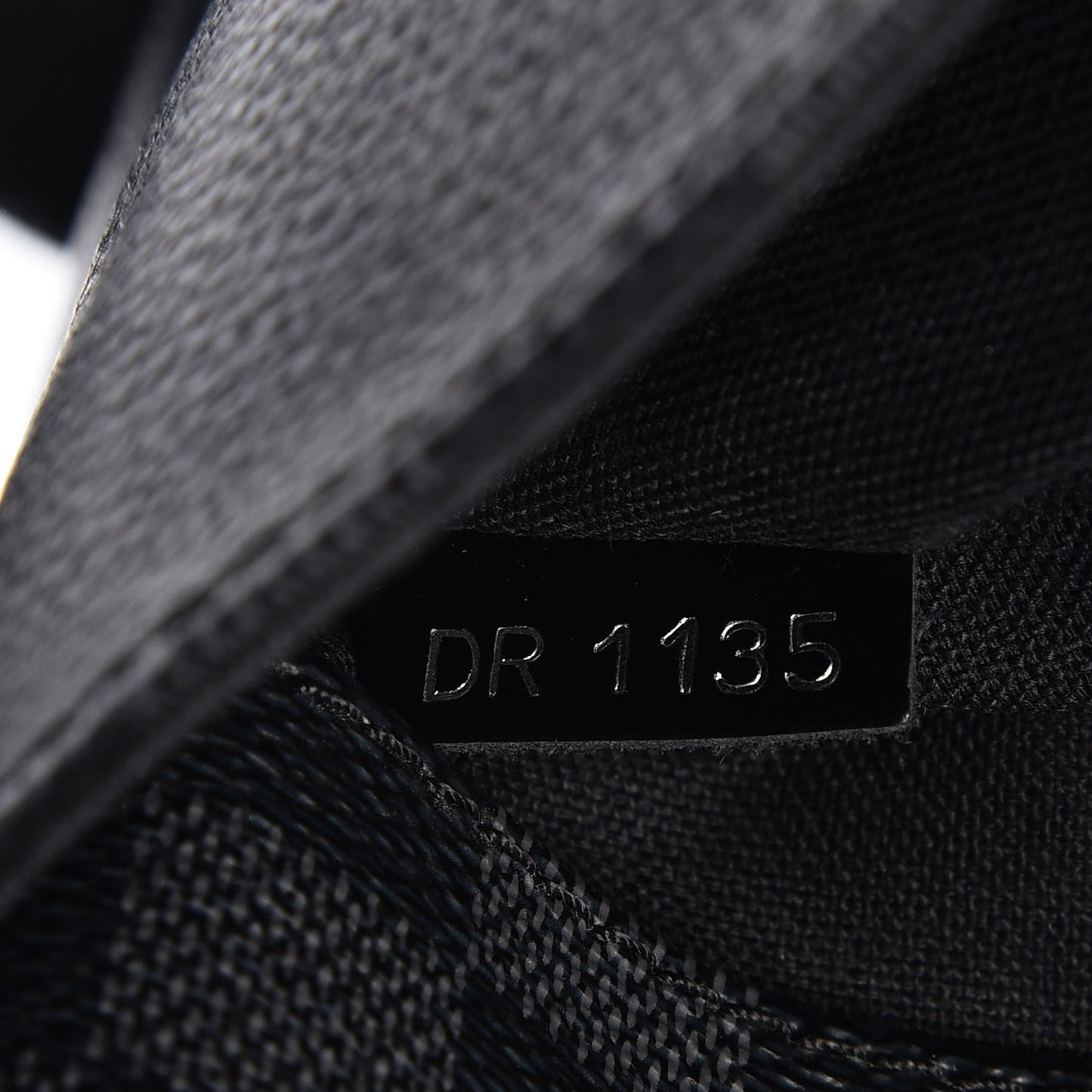 Damier Graphite District MM