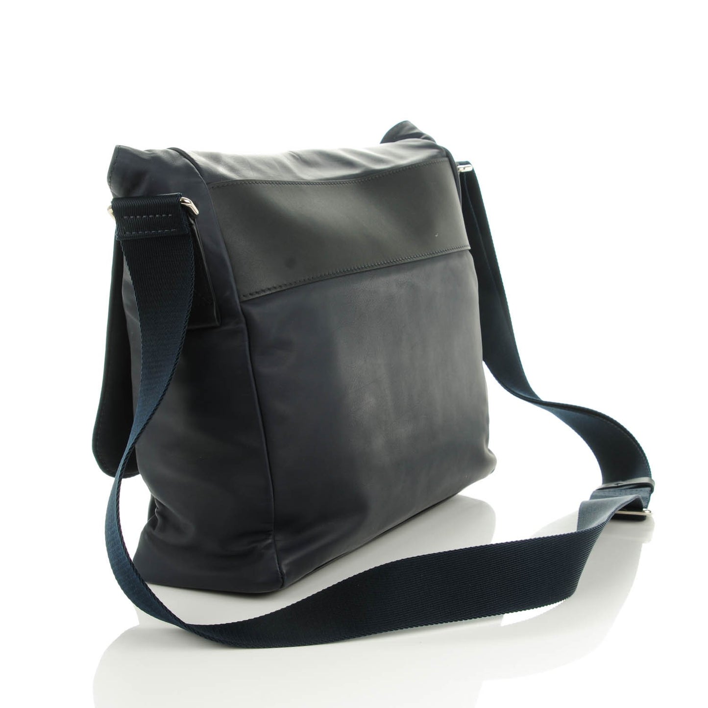 Calfskin Cross V Messenger Navy