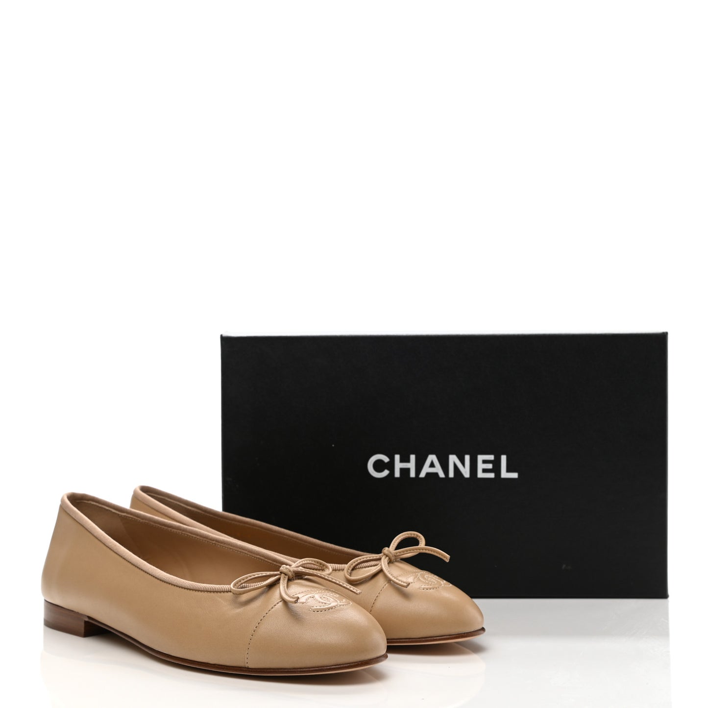 Lambskin Cap Toe CC Ballerina Flats 41 Beige