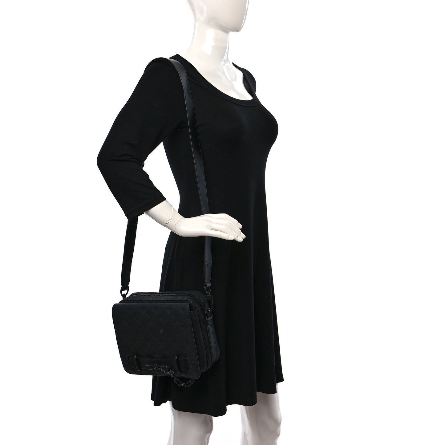 Taurillon Monogram Steamer Messenger Black