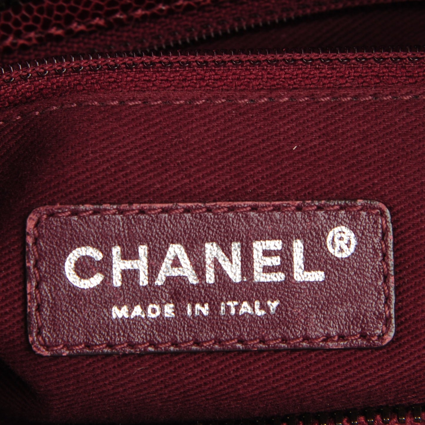 Crumpled Grained Calfskin CC Crave Tote Burgundy