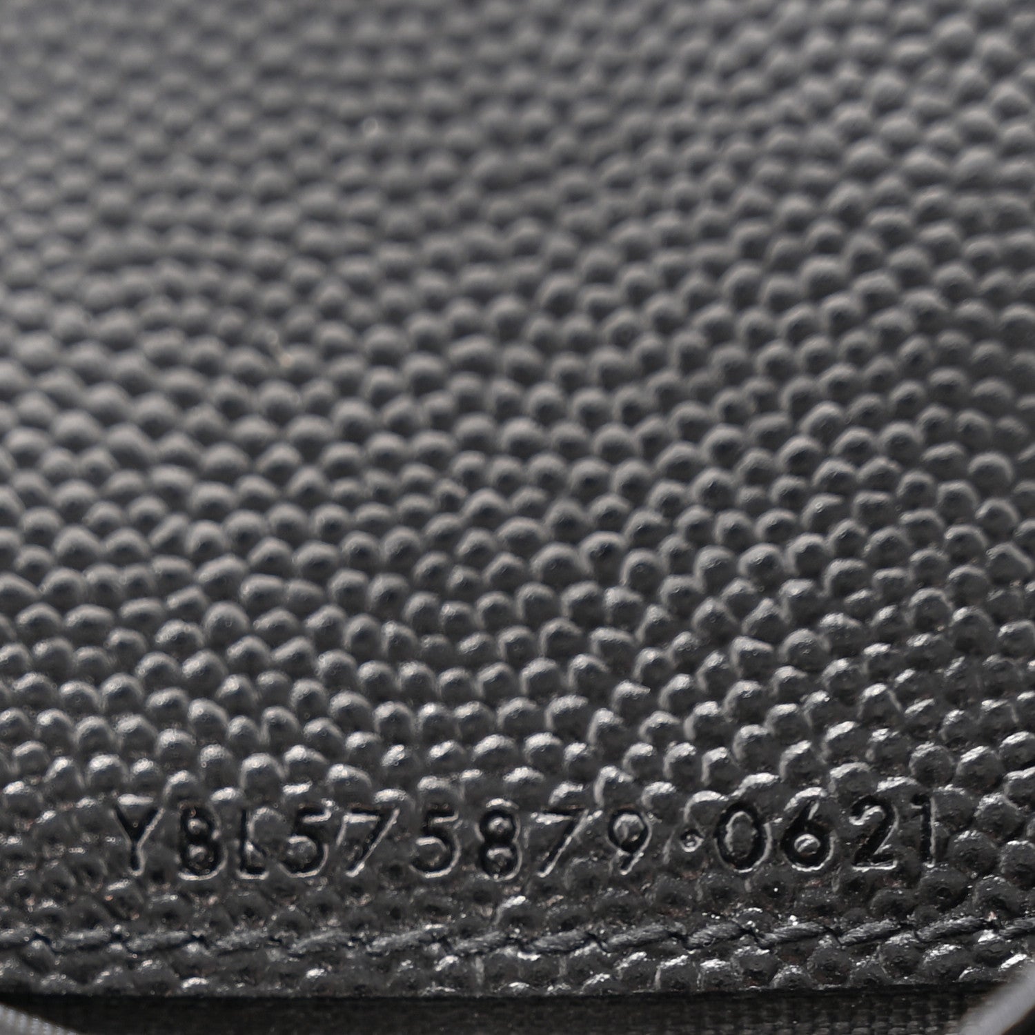 Saint Laurent Grain De Poudre Matelasse Chevron Monogram Zipped Card Case Black 7 of 12