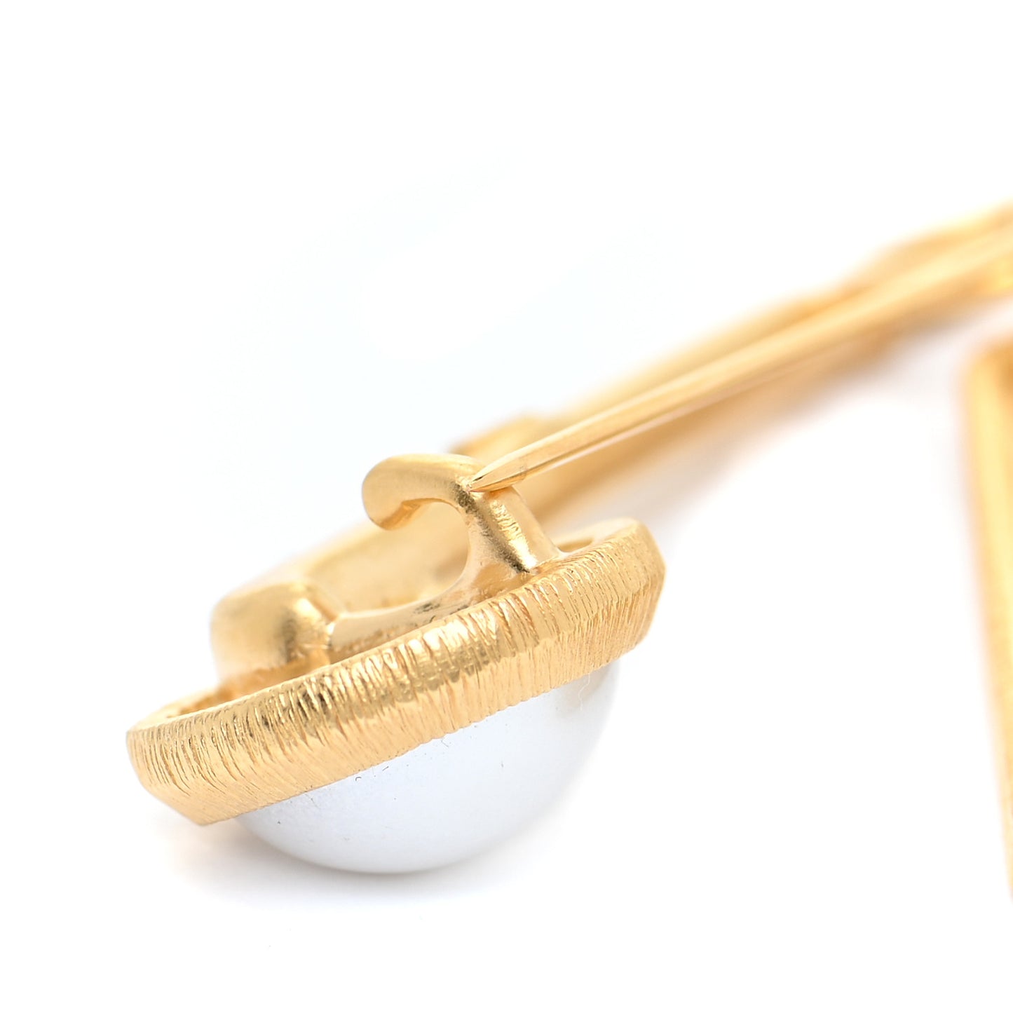Pearl CC Tag Safety Pin Brooch Gold