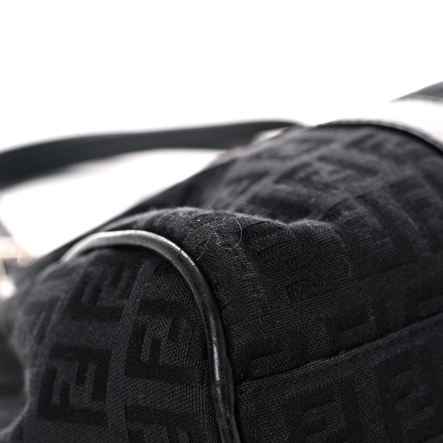 Zucchino Vitello Shoulder Bag Black