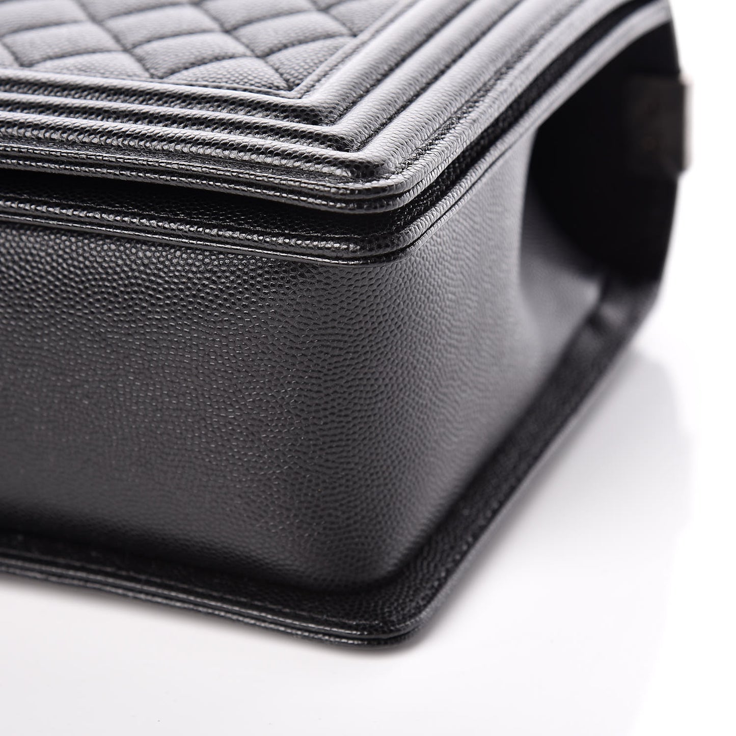 Caviar Quilted New Medium Boy Flap Black