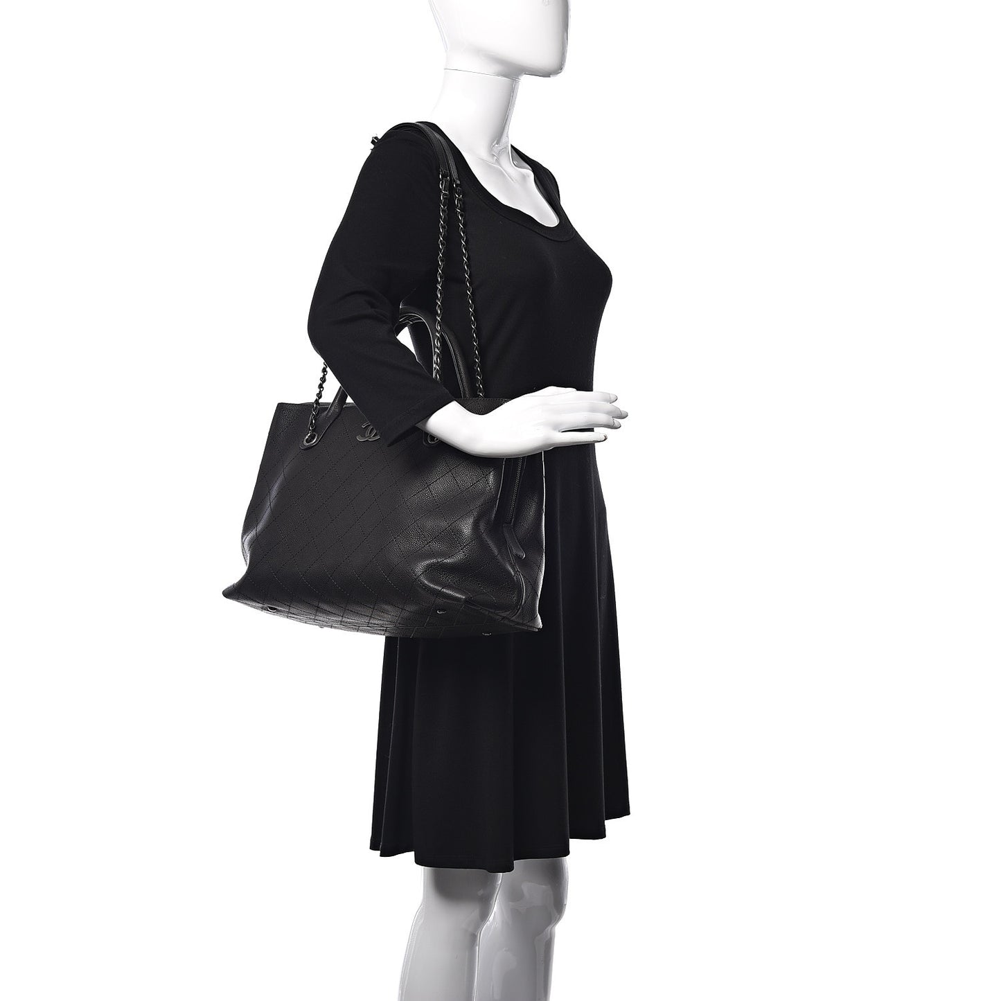 Grained Vegetal Calfskin Urban Shopping Tote Black