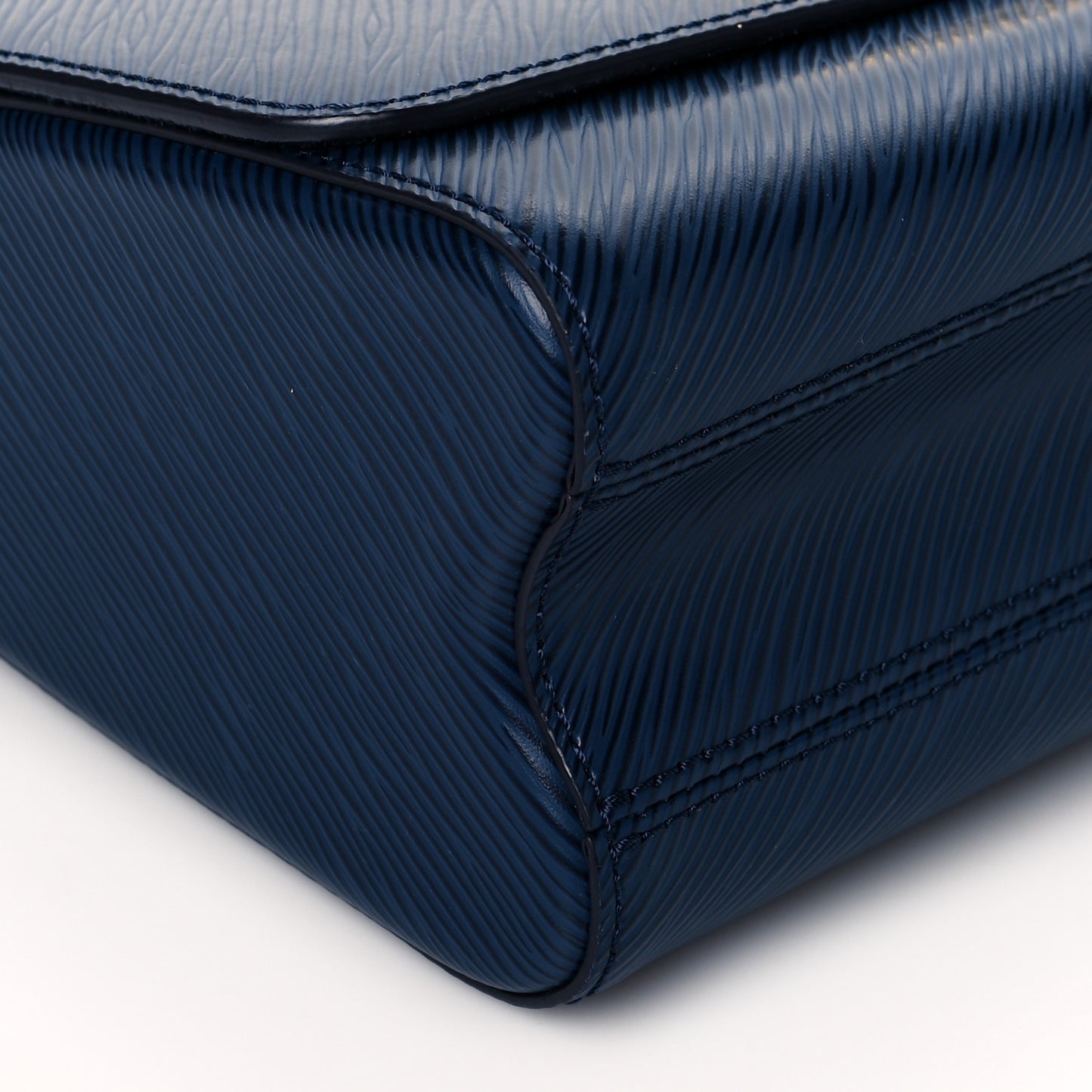 Epi Twist Shoulder Bag MM Indigo