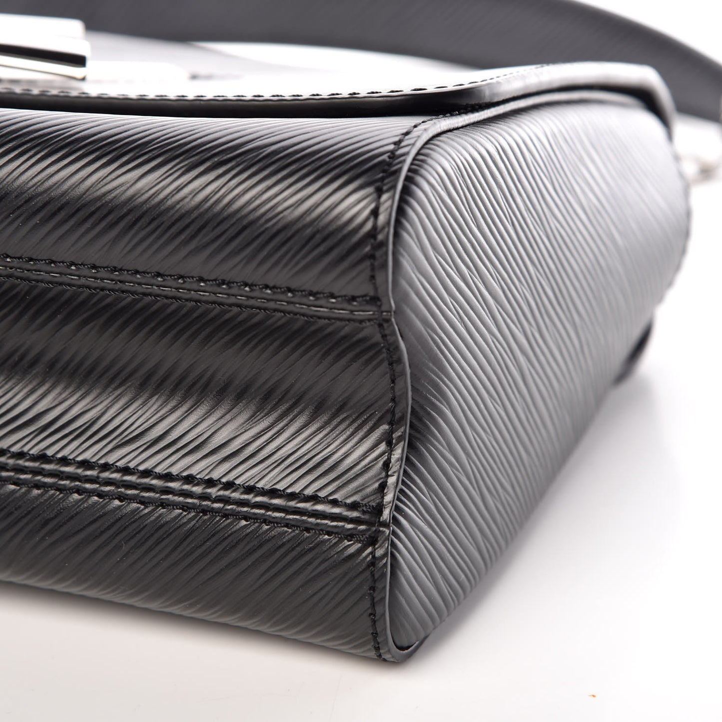 Epi Twist Shoulder Bag MM Black