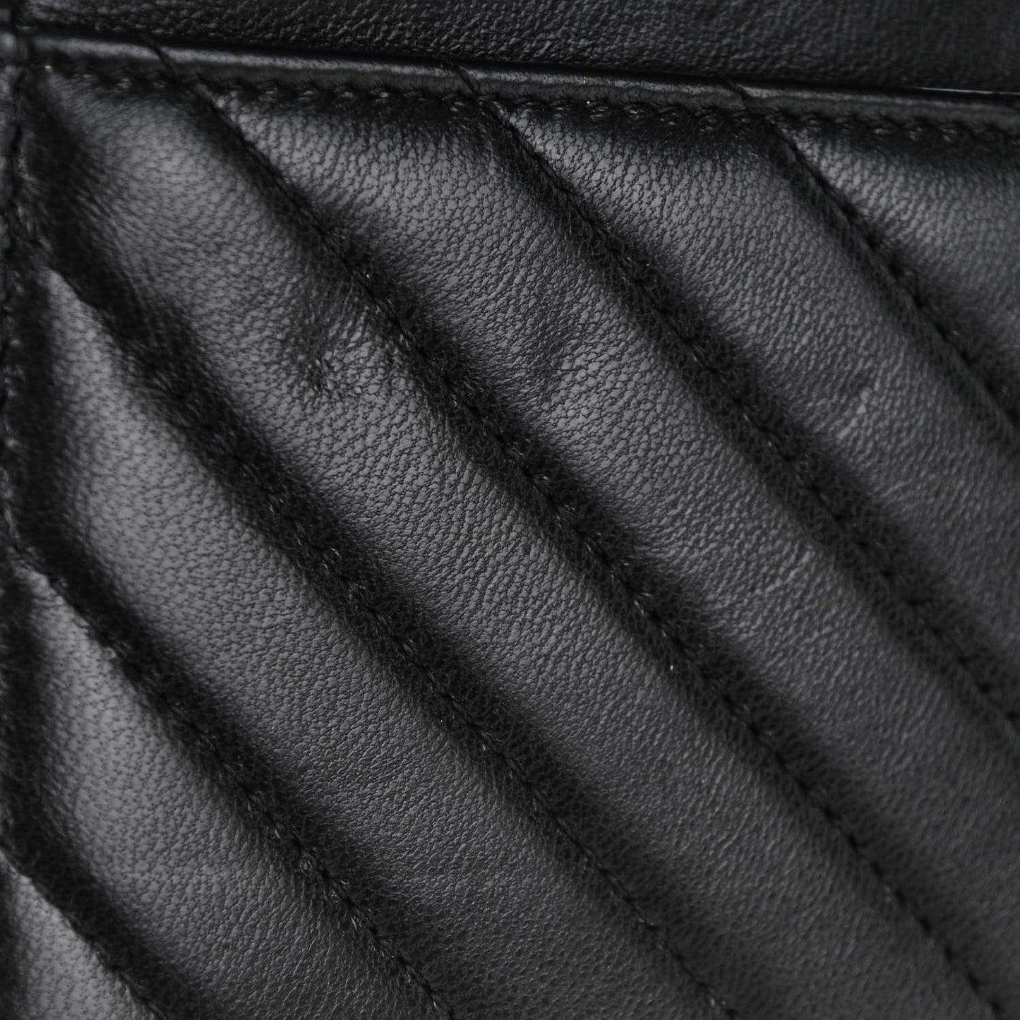 Lambskin Chevron Wallet On Chain WOC Black