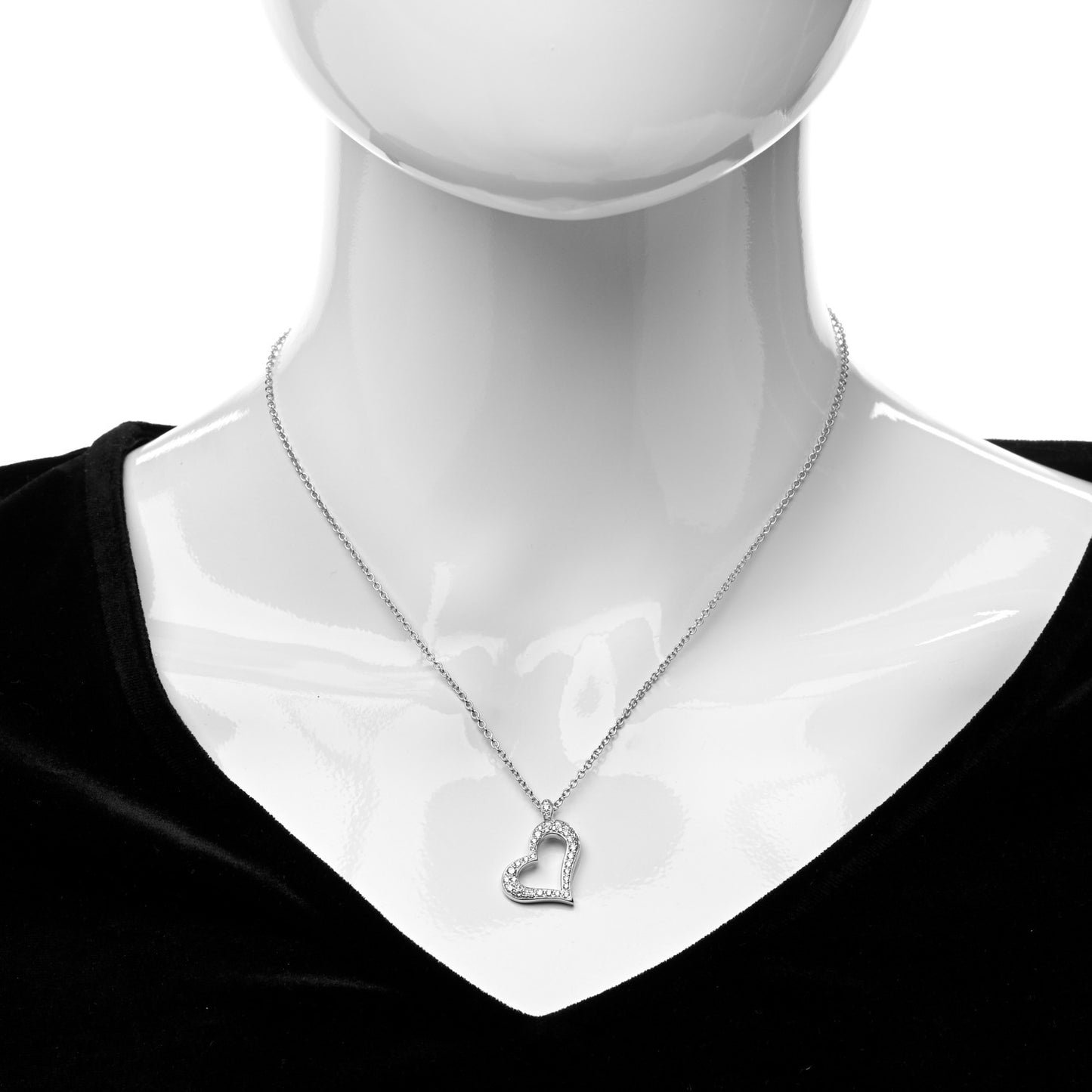 18K White Gold Diamond Heart Pendant Necklace