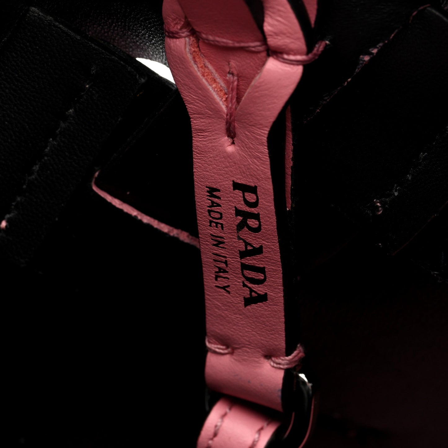 Vitello Intreccio Tote Bag Petalo Black