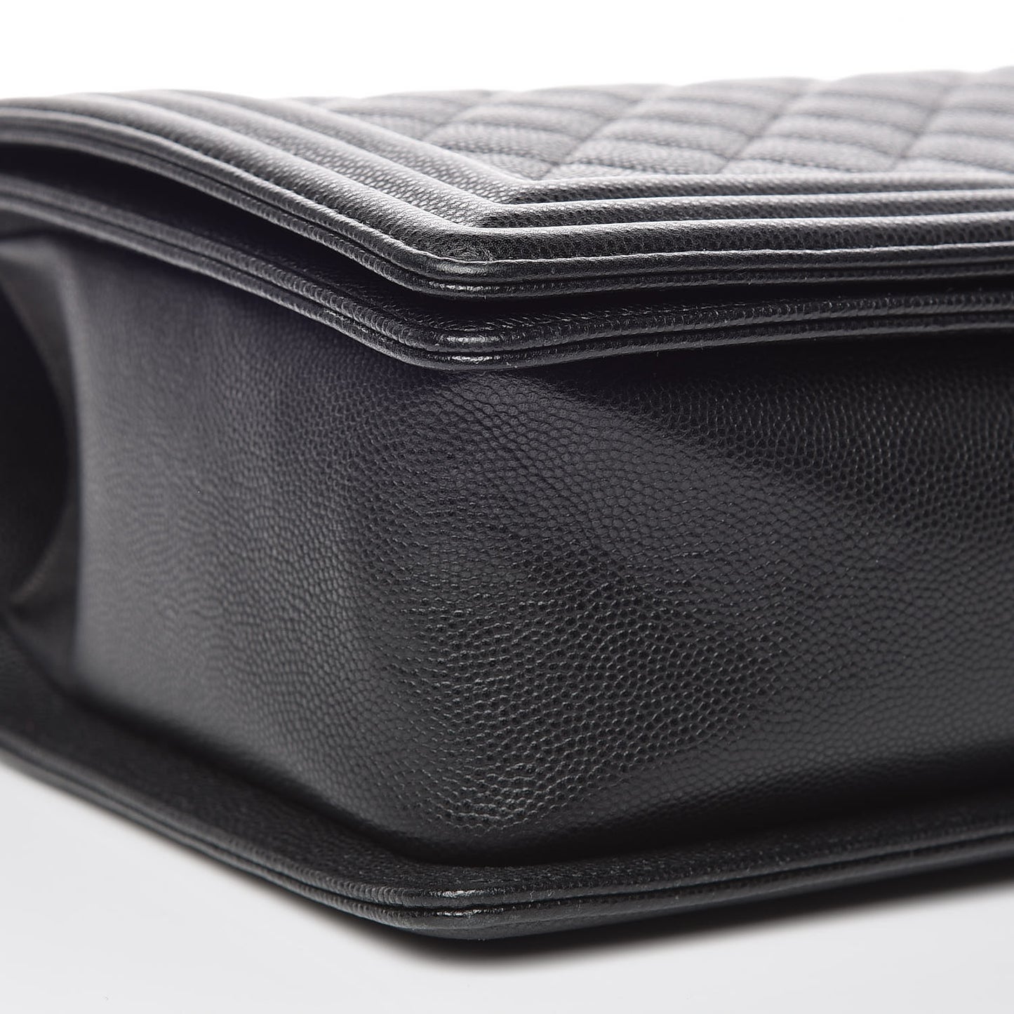 Caviar Quilted New Medium Boy Flap Black