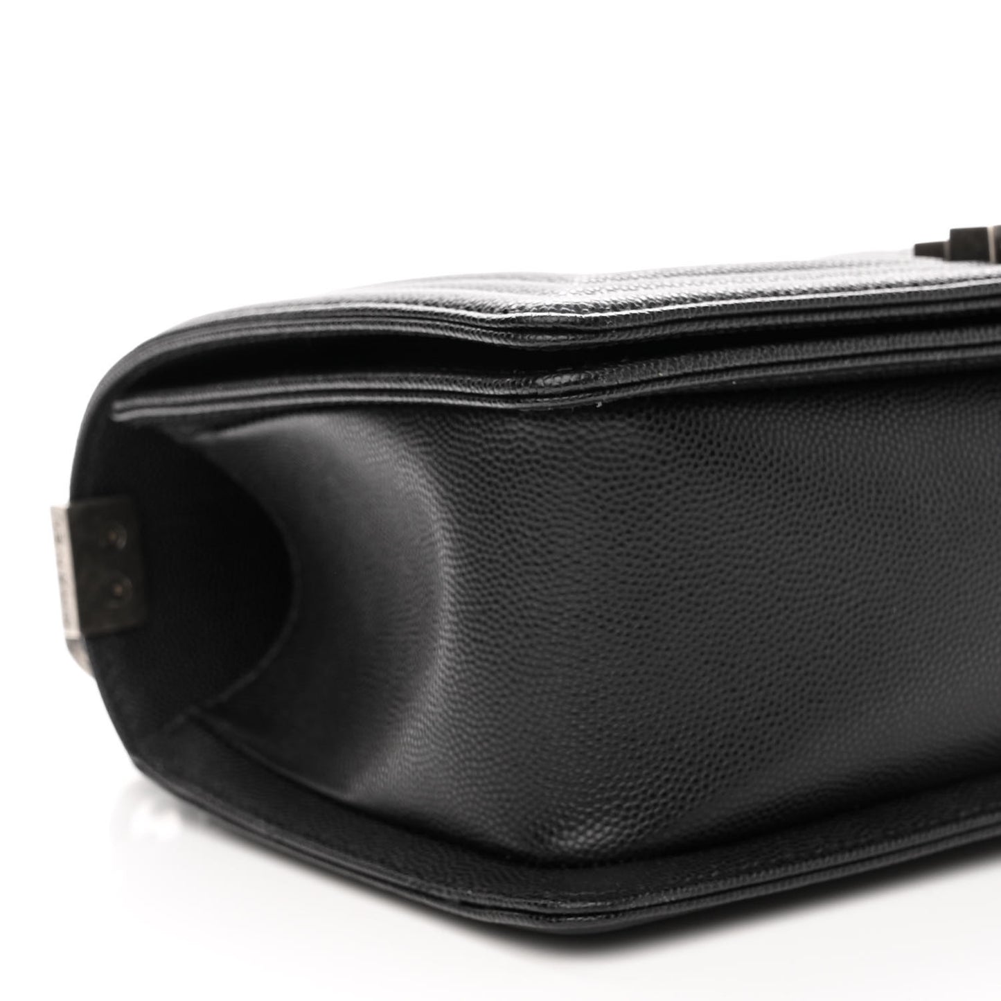 Caviar Quilted Medium Boy Flap Black