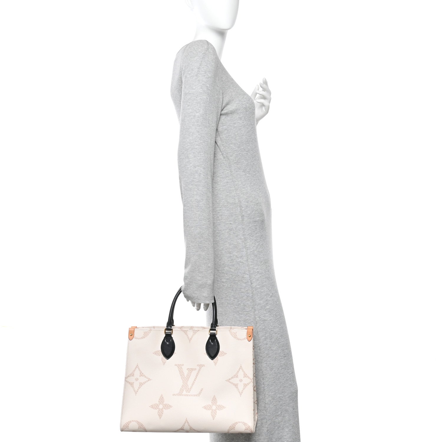 Louis Vuitton Monogram Dune Giant Onthego MM 2 of 9