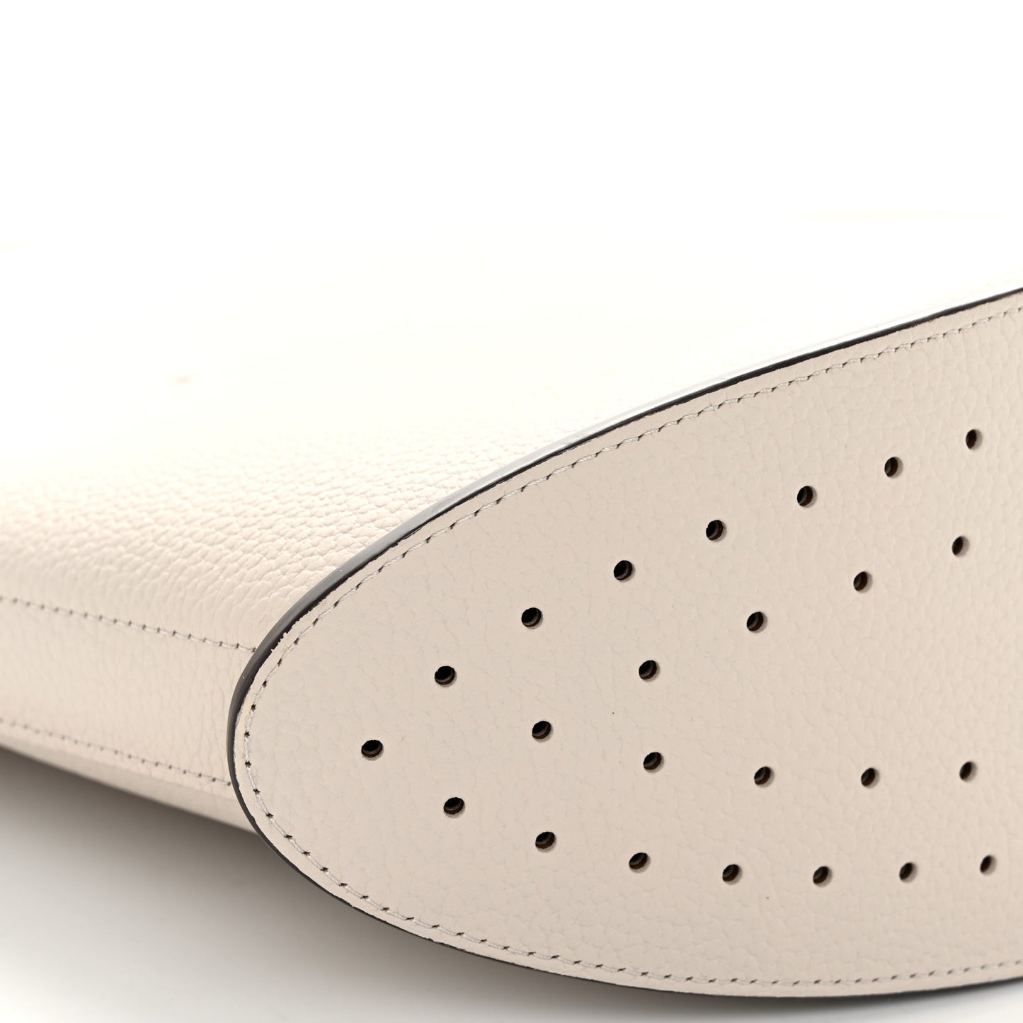 Taurillon Soft Pin Hobo GM Sesame