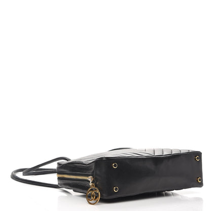 Chanel Lambskin Chevron Quilted Shoulder Bag Black 4 of 10