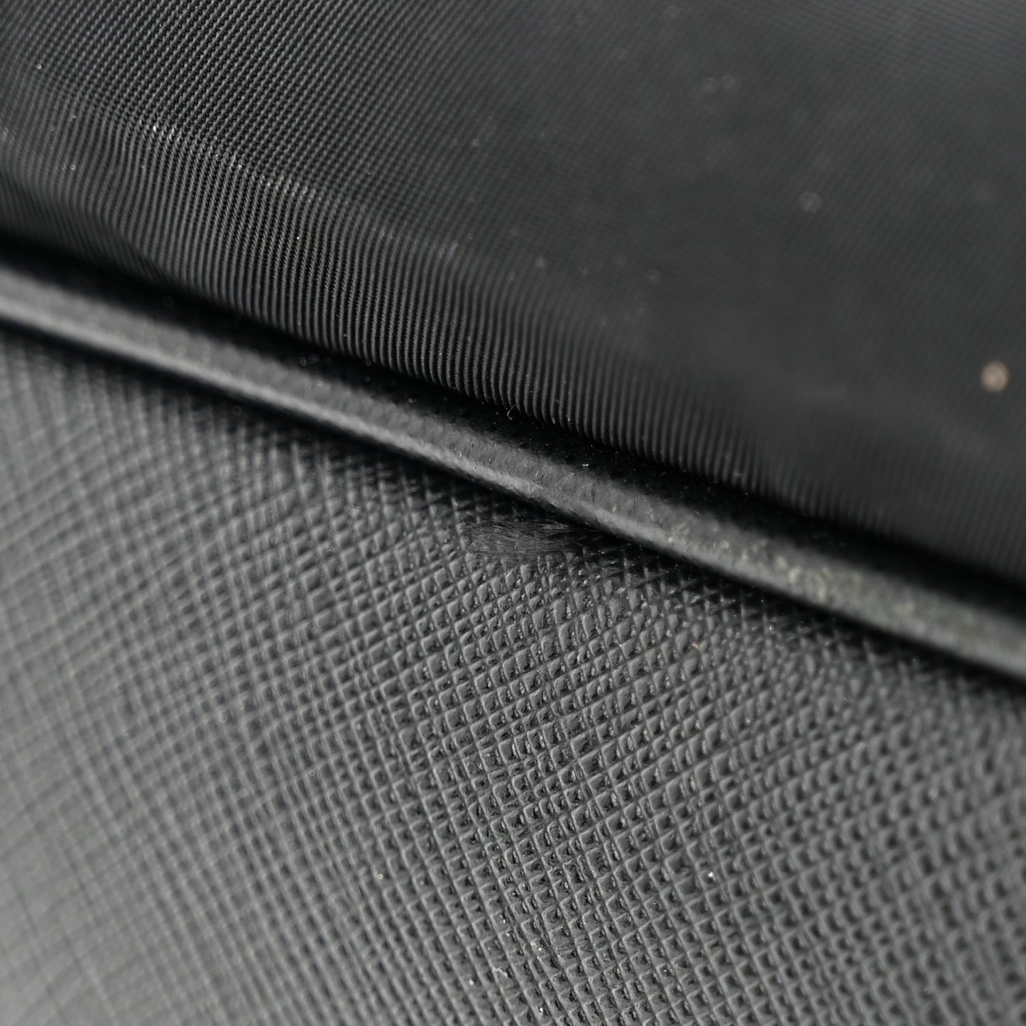 Tessuto Nylon Saffiano Front Pocket Zip Messenger Black
