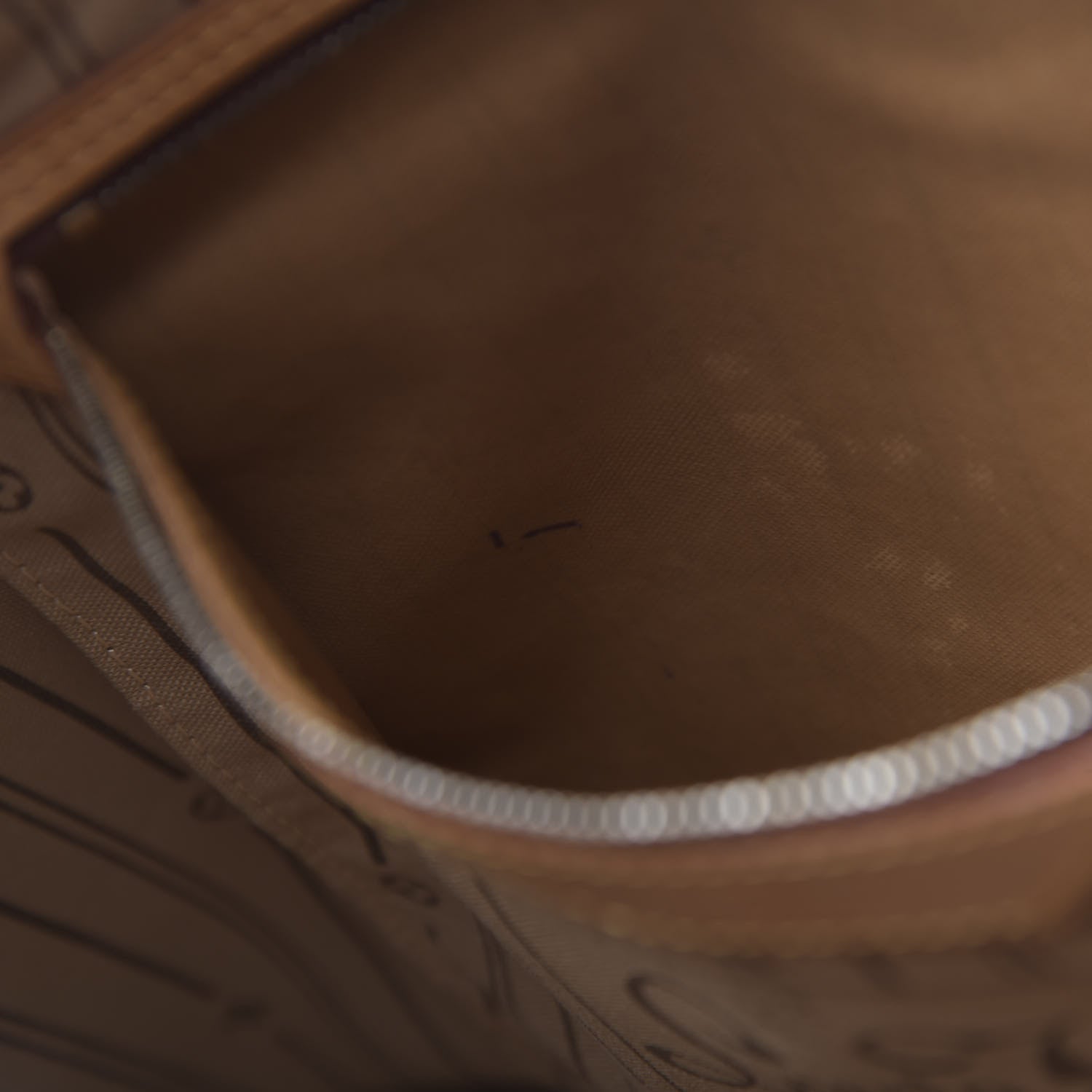 Louis Vuitton Monogram Neverfull GM 8 of 12