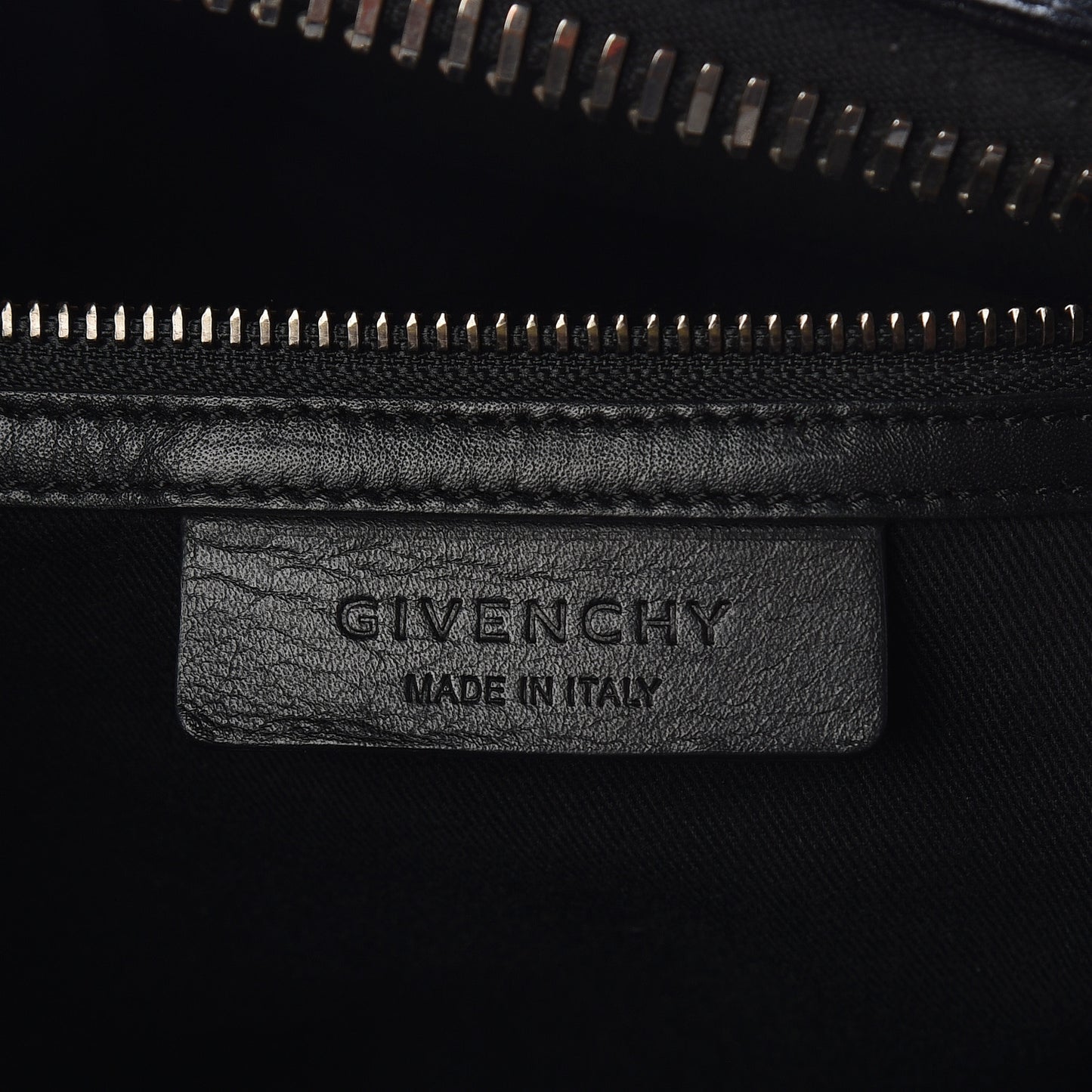 Shiny Lord Calfskin Small Antigona Black