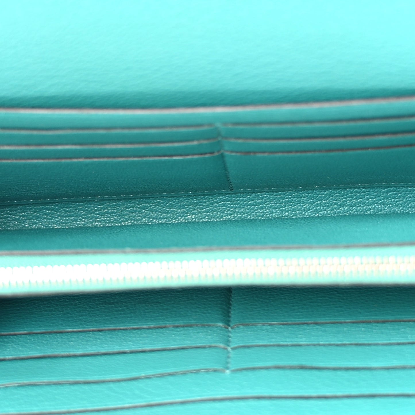 Chevre Mysore Kelly Longue Wallet Bleu Paon