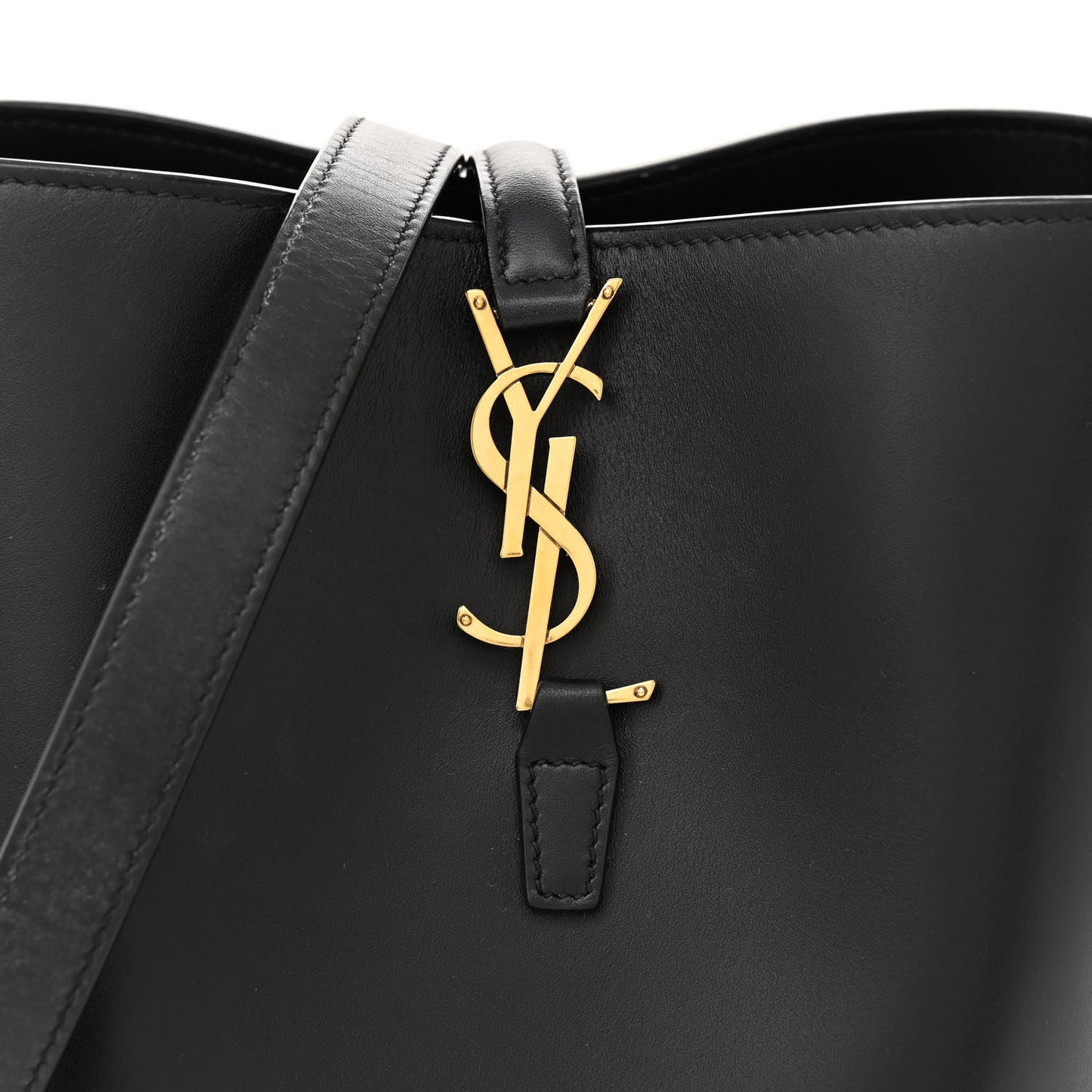 Shiny Calfskin Le 37 Bucket Bag Black