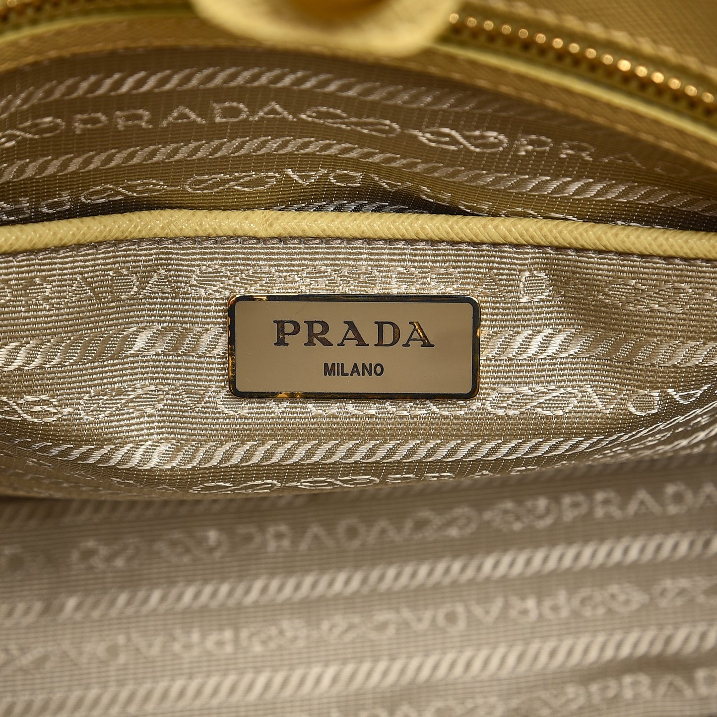 Saffiano Lux Medium Open Promenade Tote Ginestra