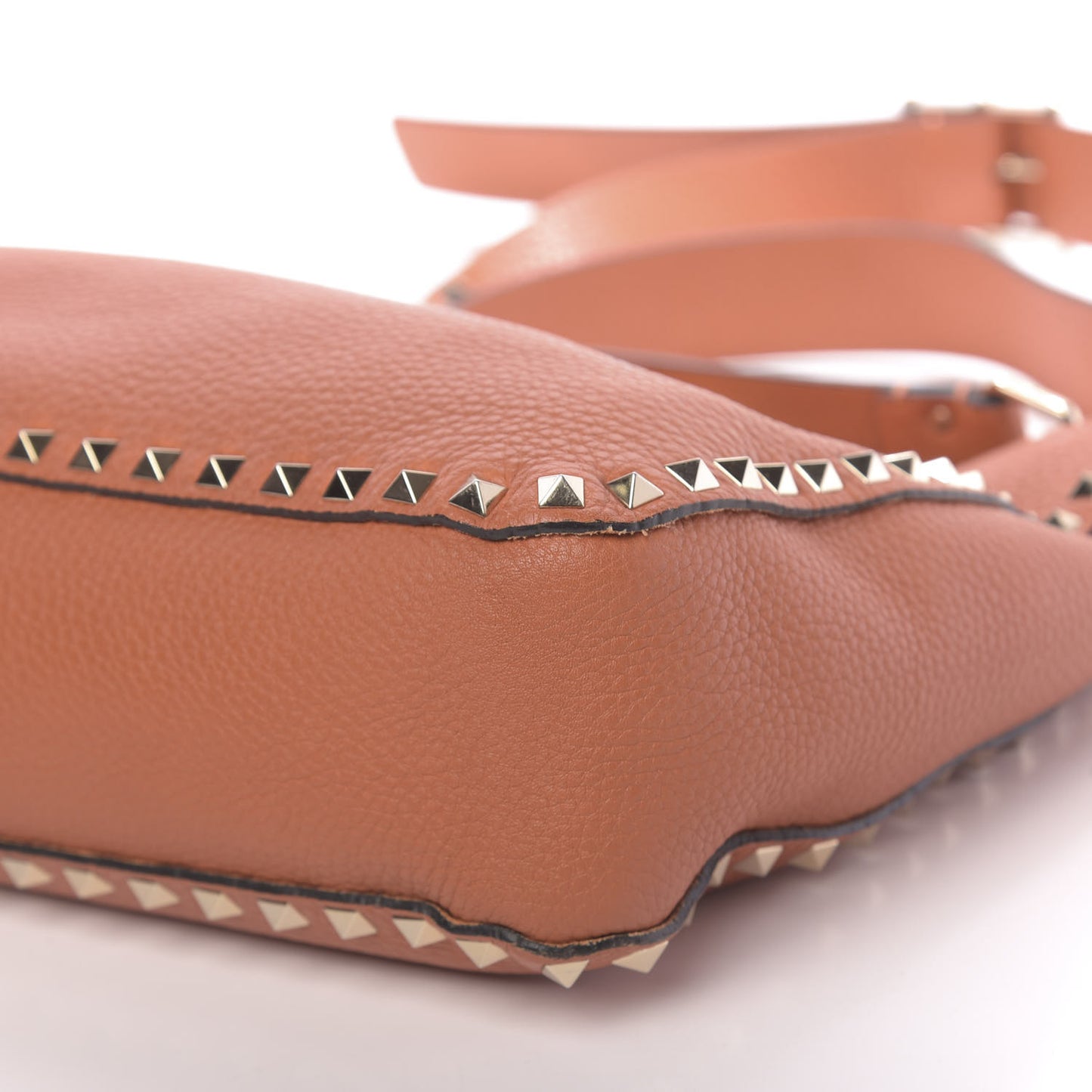 Pebbled Calfskin Small Rockstud Flip-Lock Messenger Bag Light Cuir