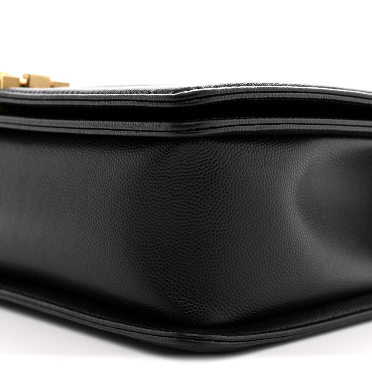 Caviar Quilted Medium Boy Flap Black
