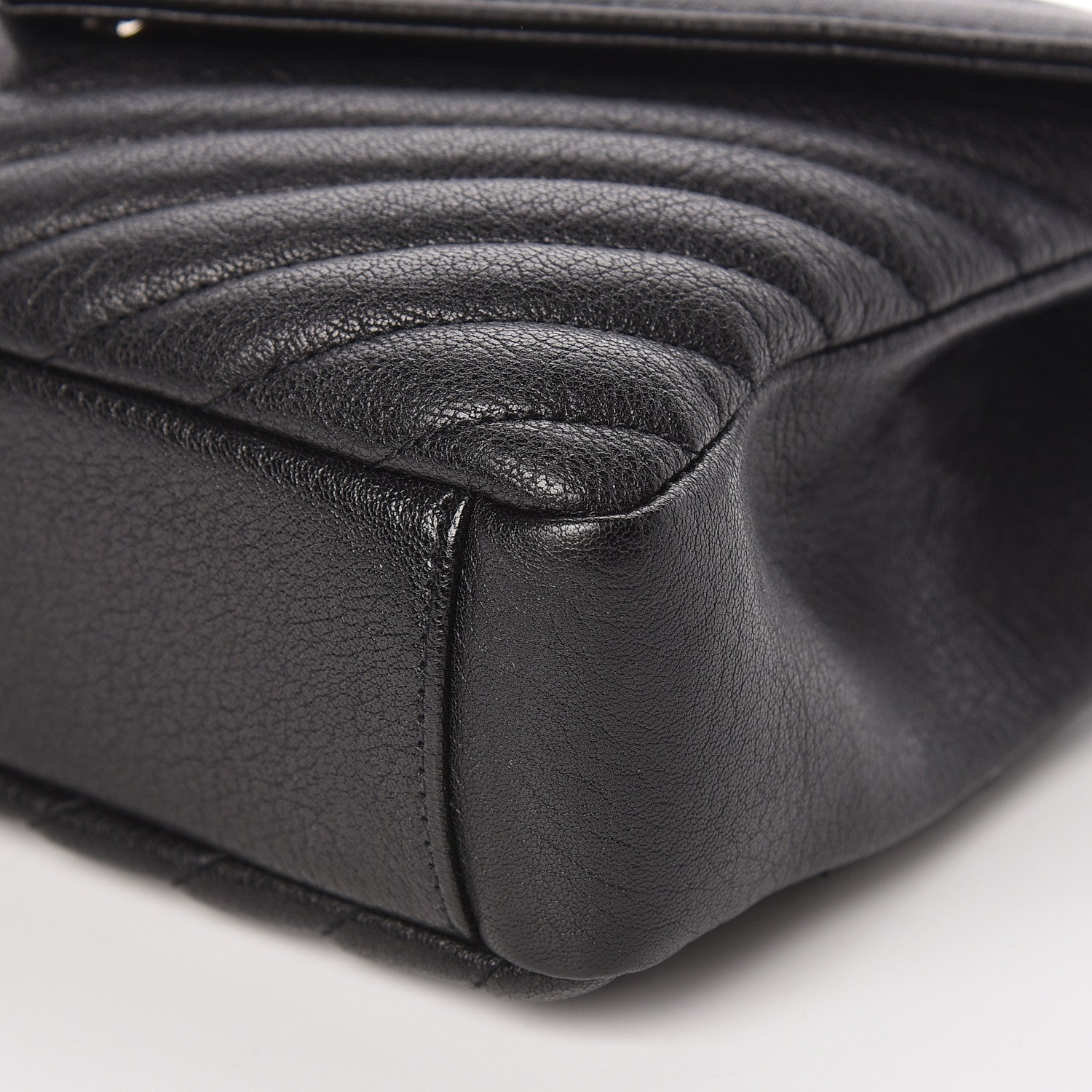 Saint Laurent Sheepskin Matelasse Chevron Monogram Medium College Bag Black 9 of 10