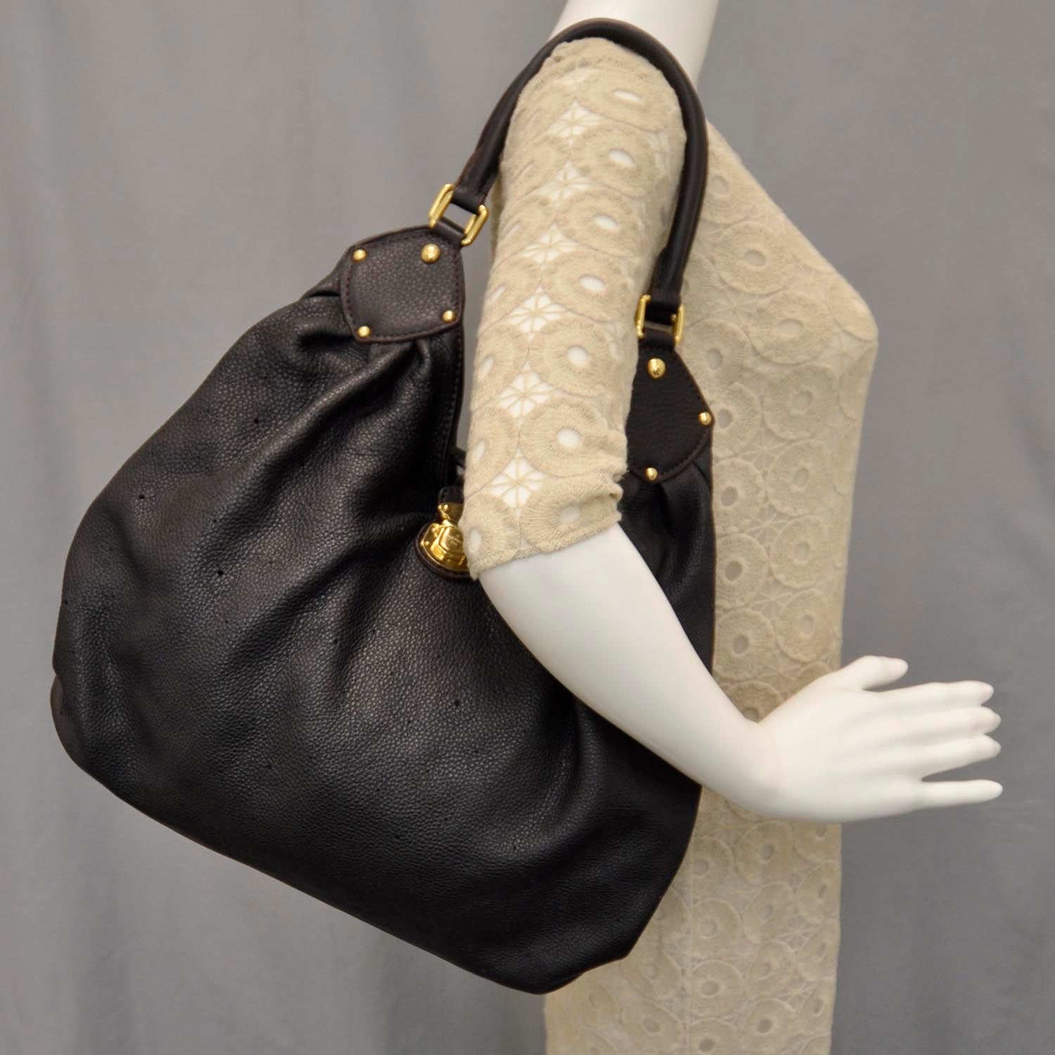 Louis Vuitton Mahina XL Black 2 of 13