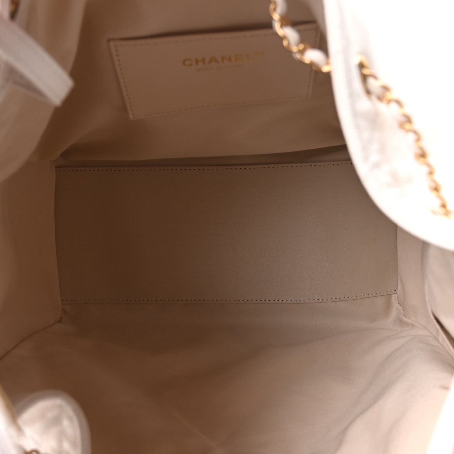 Caviar Quilted Medium Chanel 25 Handbag White