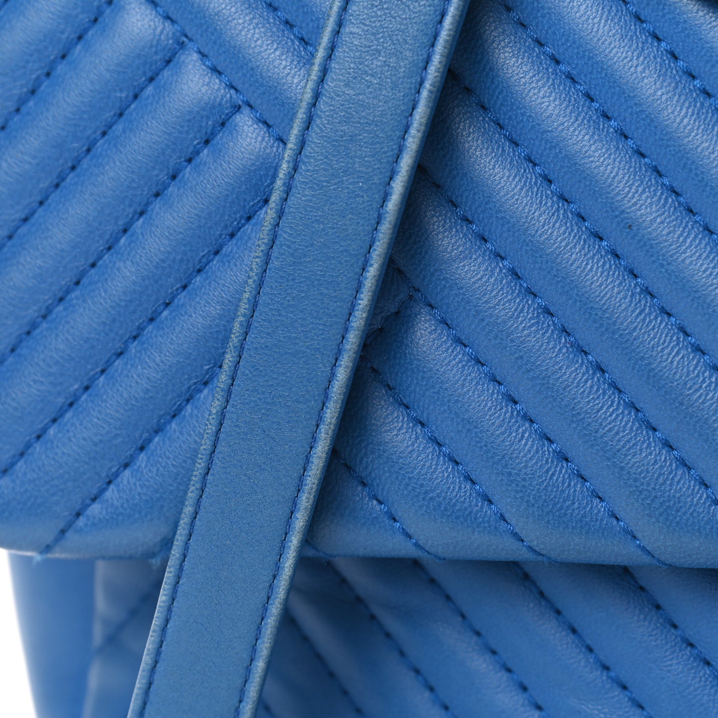Lambskin Large CC Crossing Flap Blue