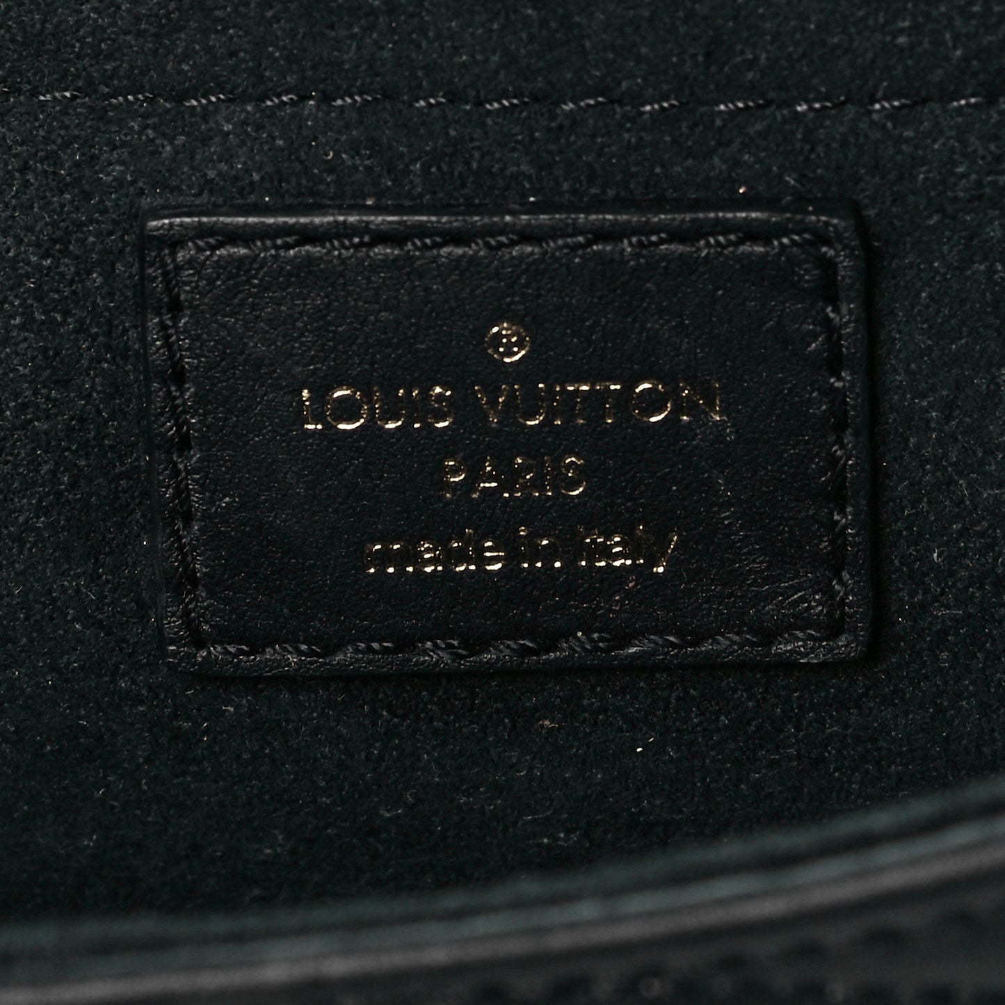 Calfskin New Wave Chain PM Black