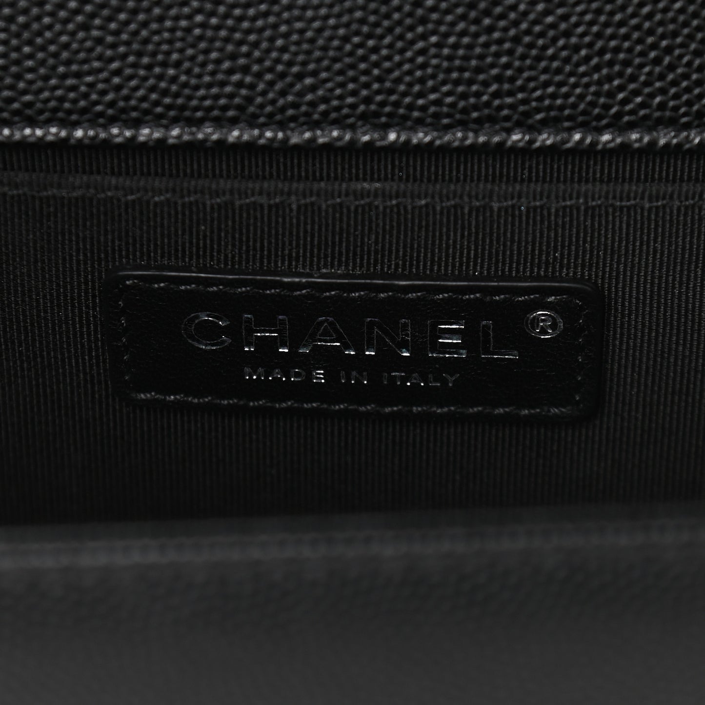 Caviar Quilted Medium Boy Flap Black