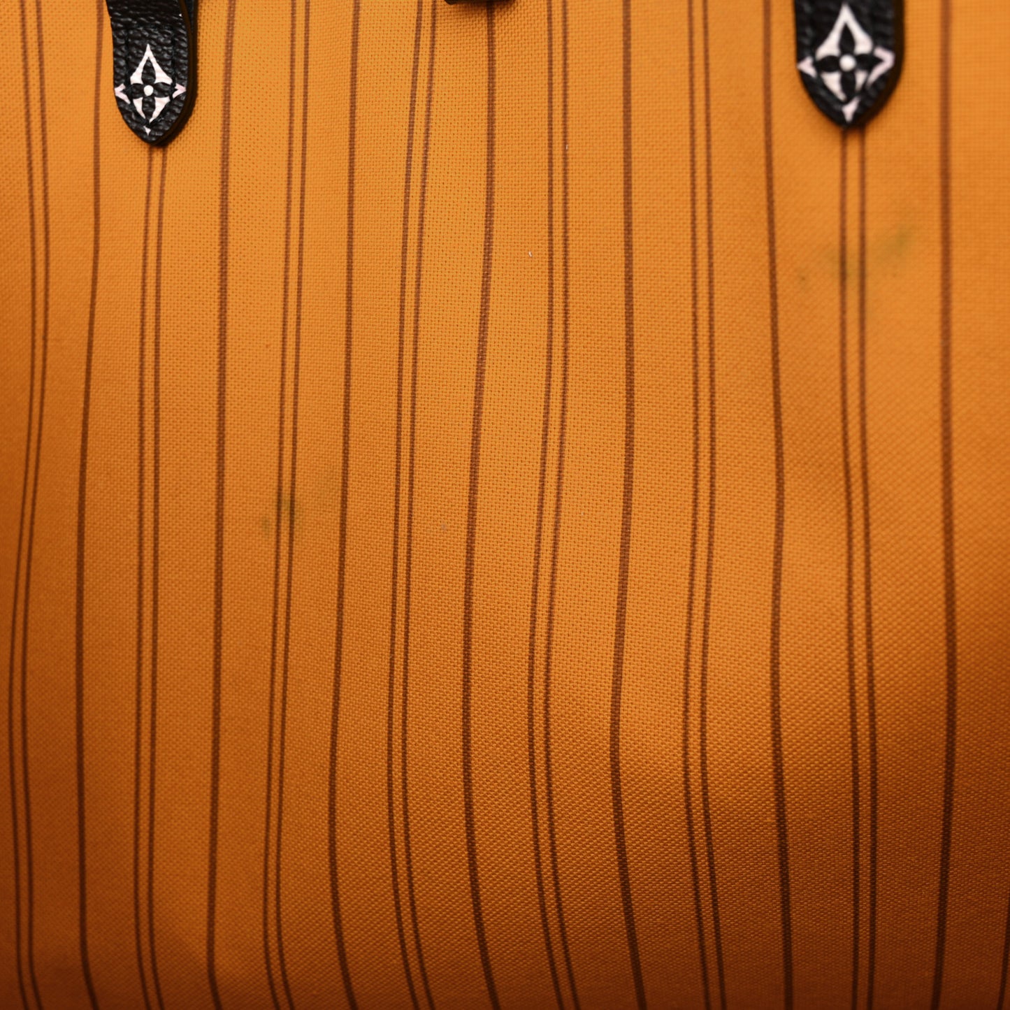 Monogram Giant Jungle Onthego GM Black