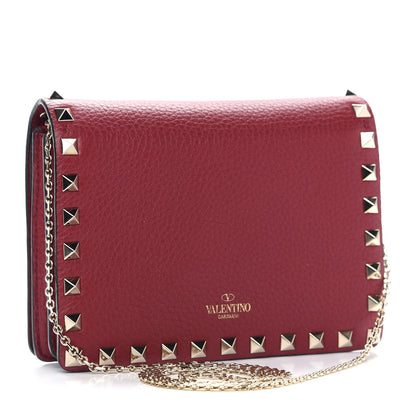 Valentino Garavani Pebbled Calfskin Rockstud Wallet on Chain Rubino 3 of 9