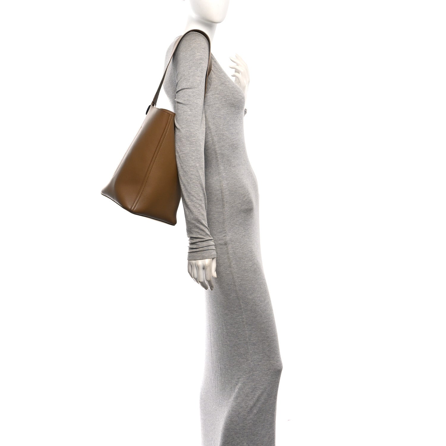 Loewe Smooth Calfskin Medium Pebble Bucket Bag Oak 2 of 9