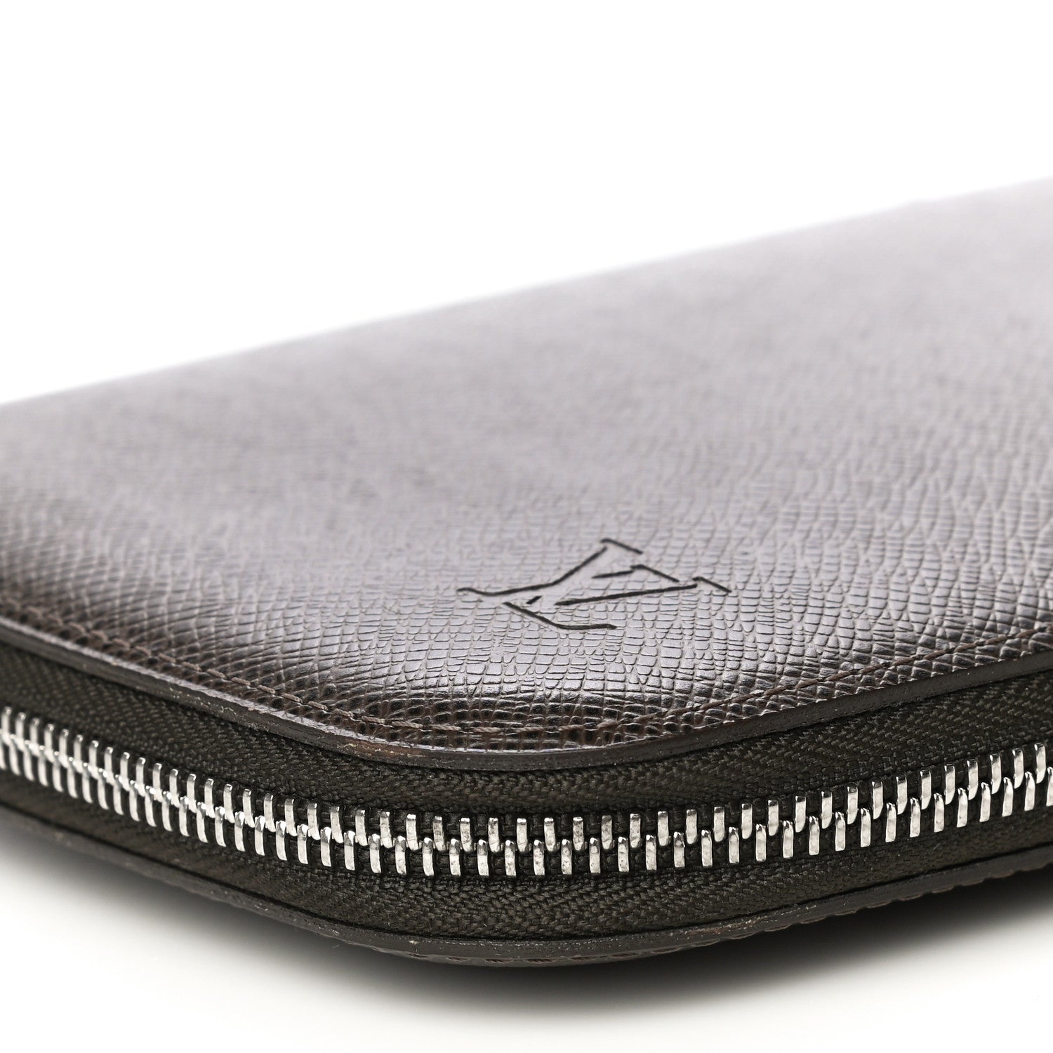 Louis Vuitton Taiga Atoll Travel Organizer Grizzli 15 of 19