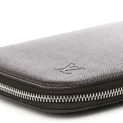Louis Vuitton Taiga Atoll Travel Organizer Grizzli 15 of 19