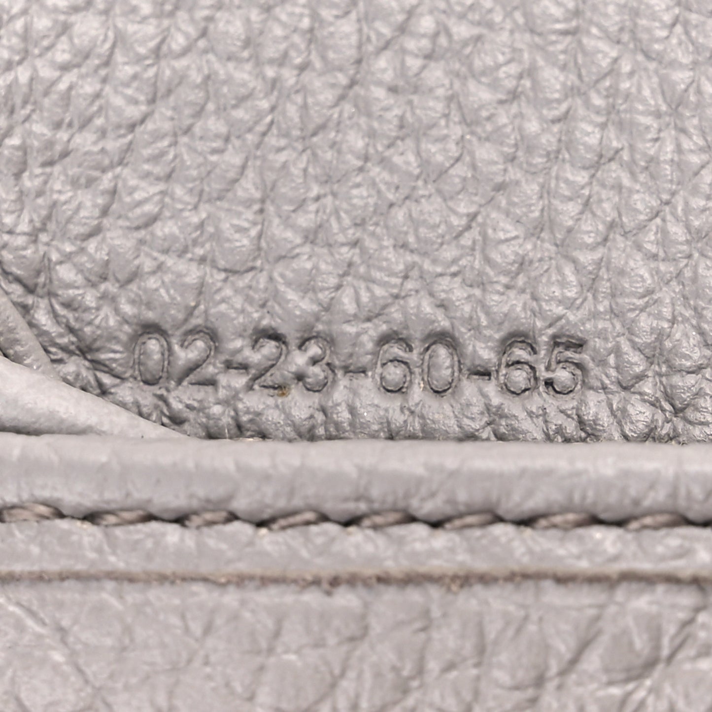 Grained Calfskin Marcie Square Wallet Cashmere Grey