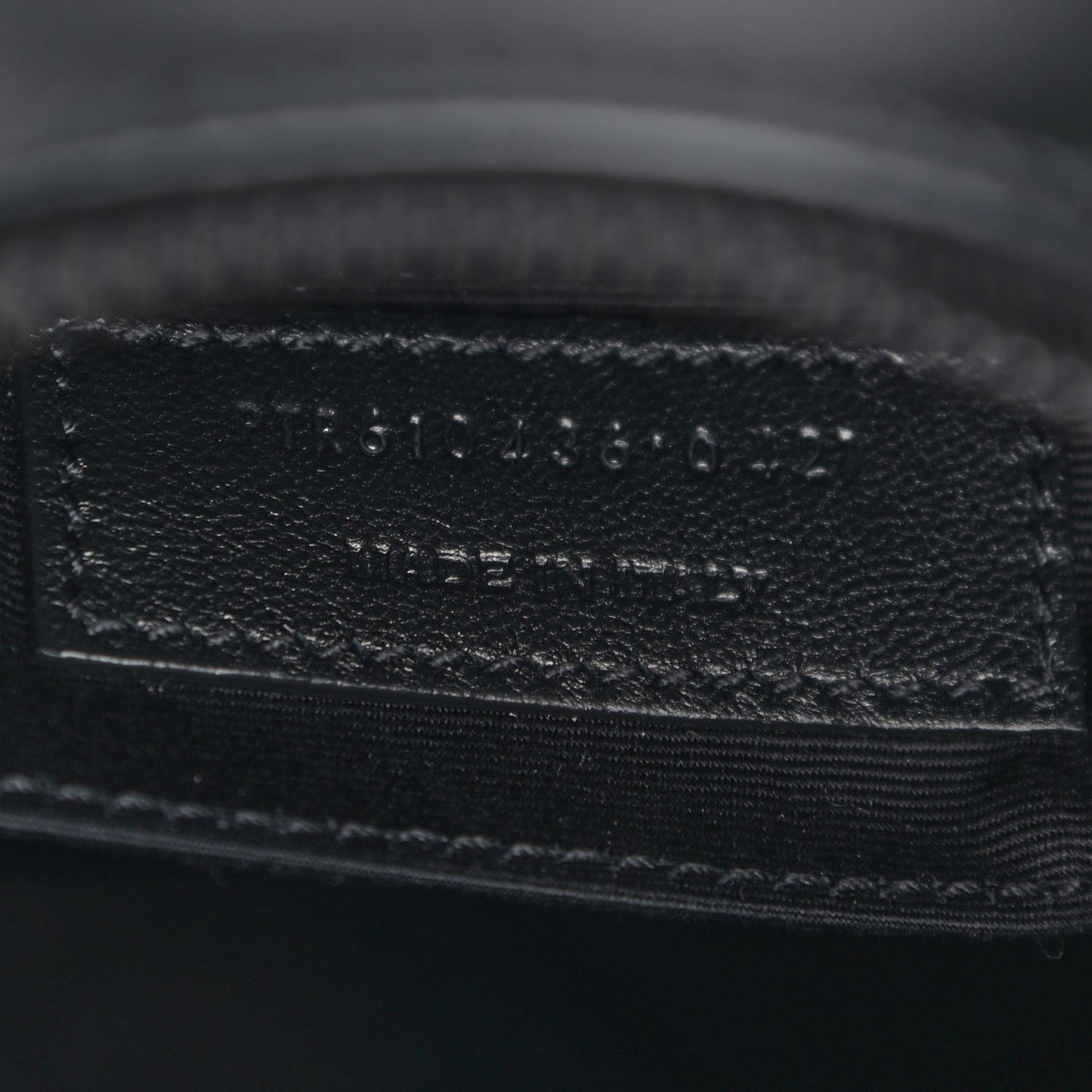 Calfskin Matelasse Chevron Round Vinyle Camera Bag Black