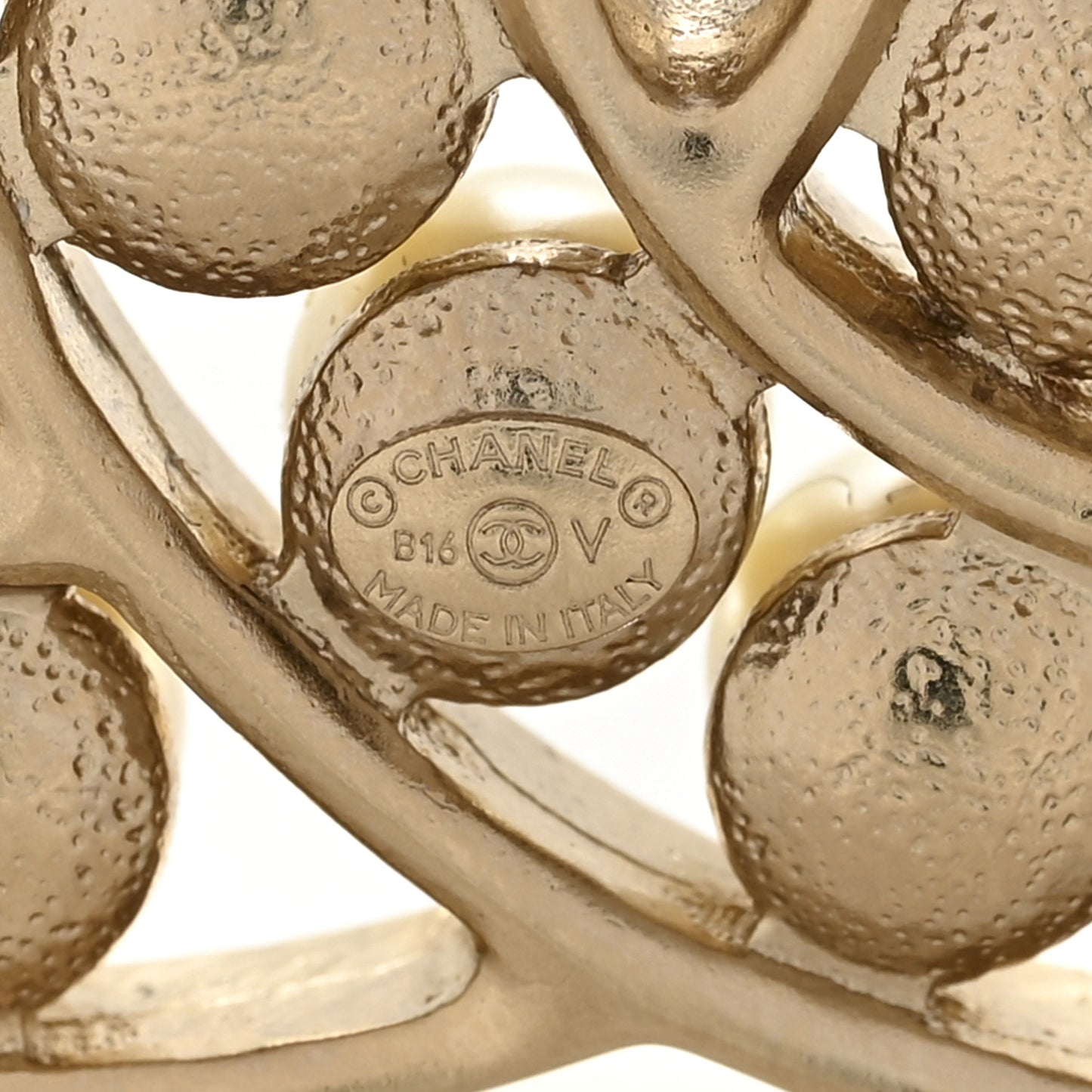 Pearl CC Brooch Light Gold