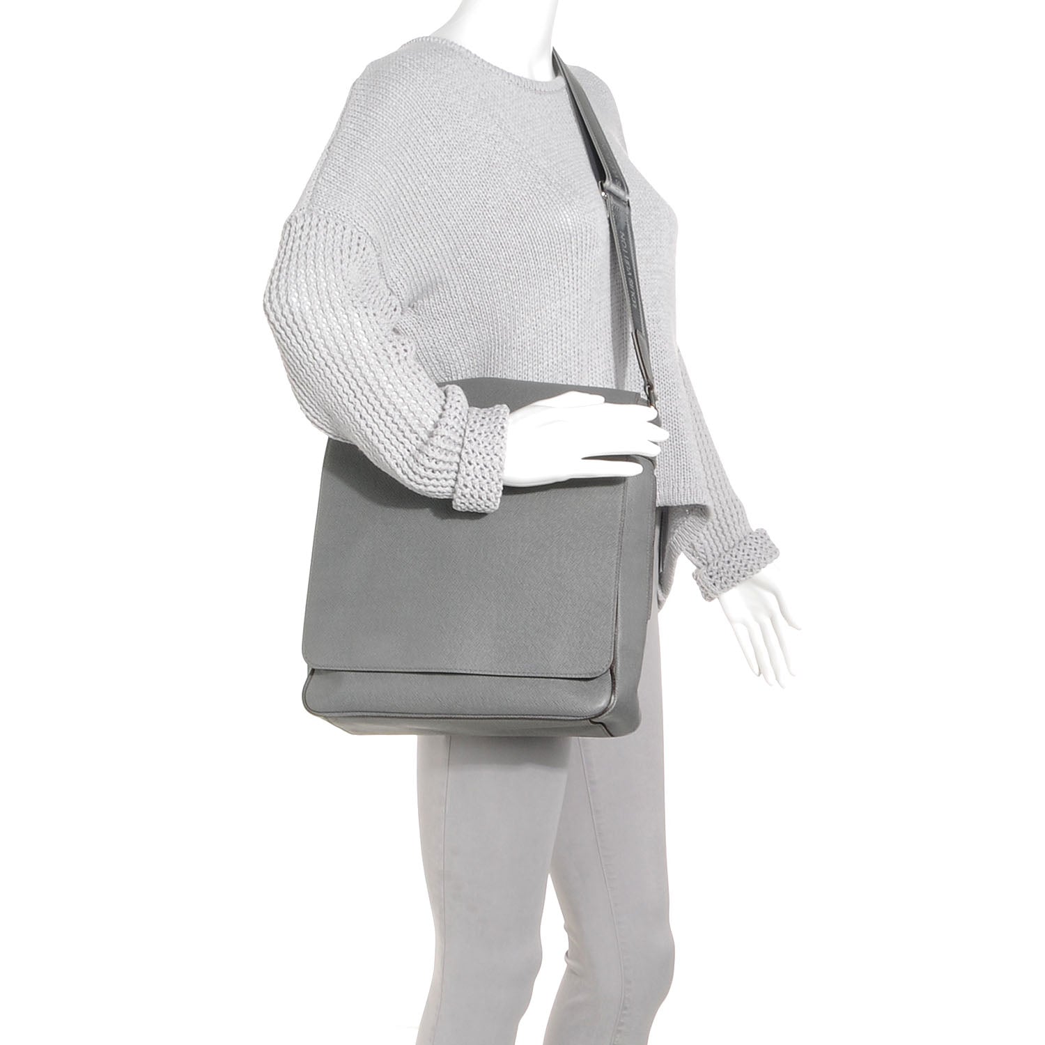 Louis Vuitton Taiga Milo Messenger Glacier 2 of 7