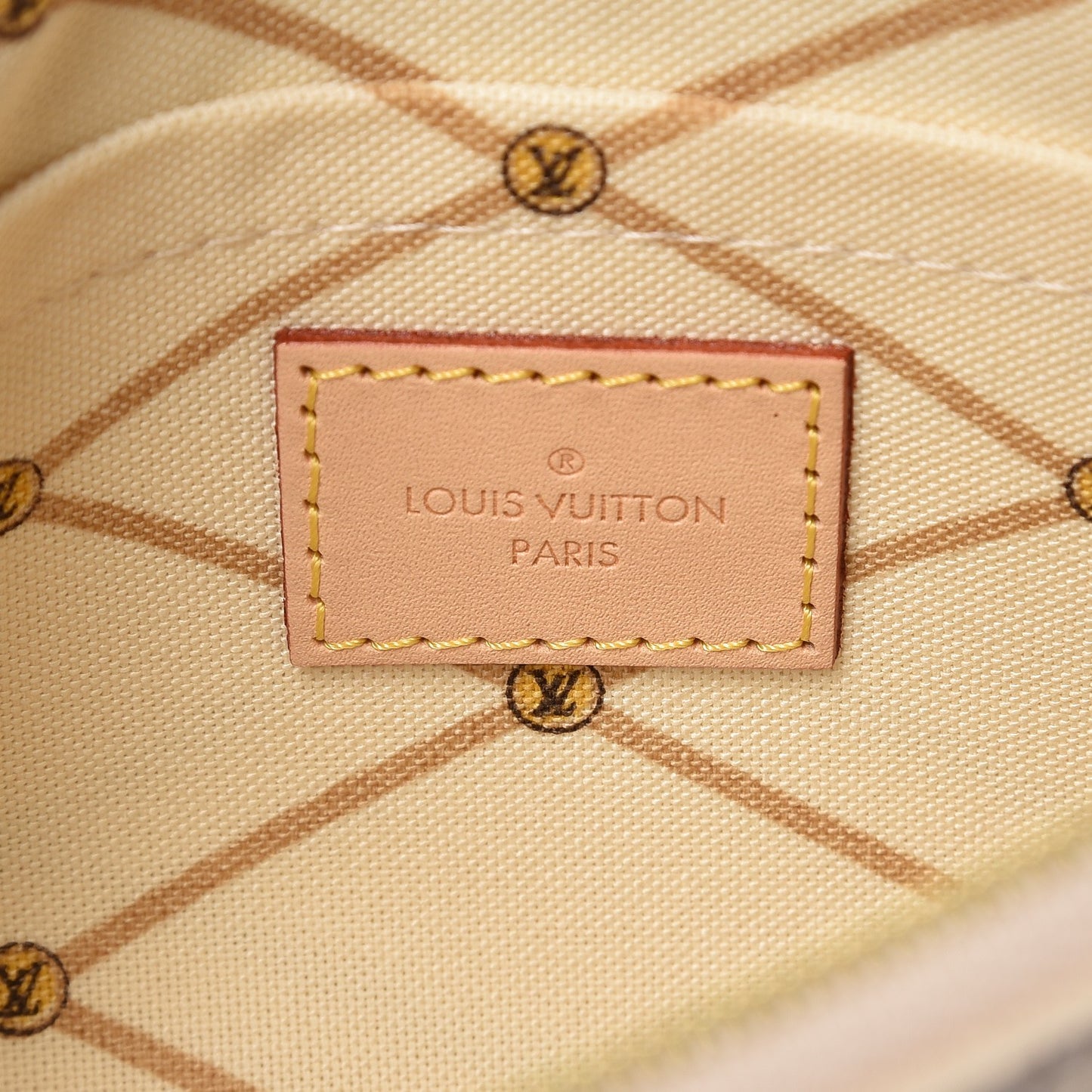 Damier Azur Summer Trunks MM GM Pochette