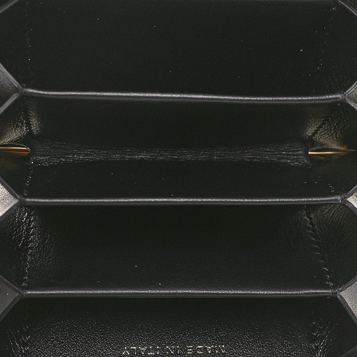 Glazed Goatskin Quilted Small Box With Chain Black