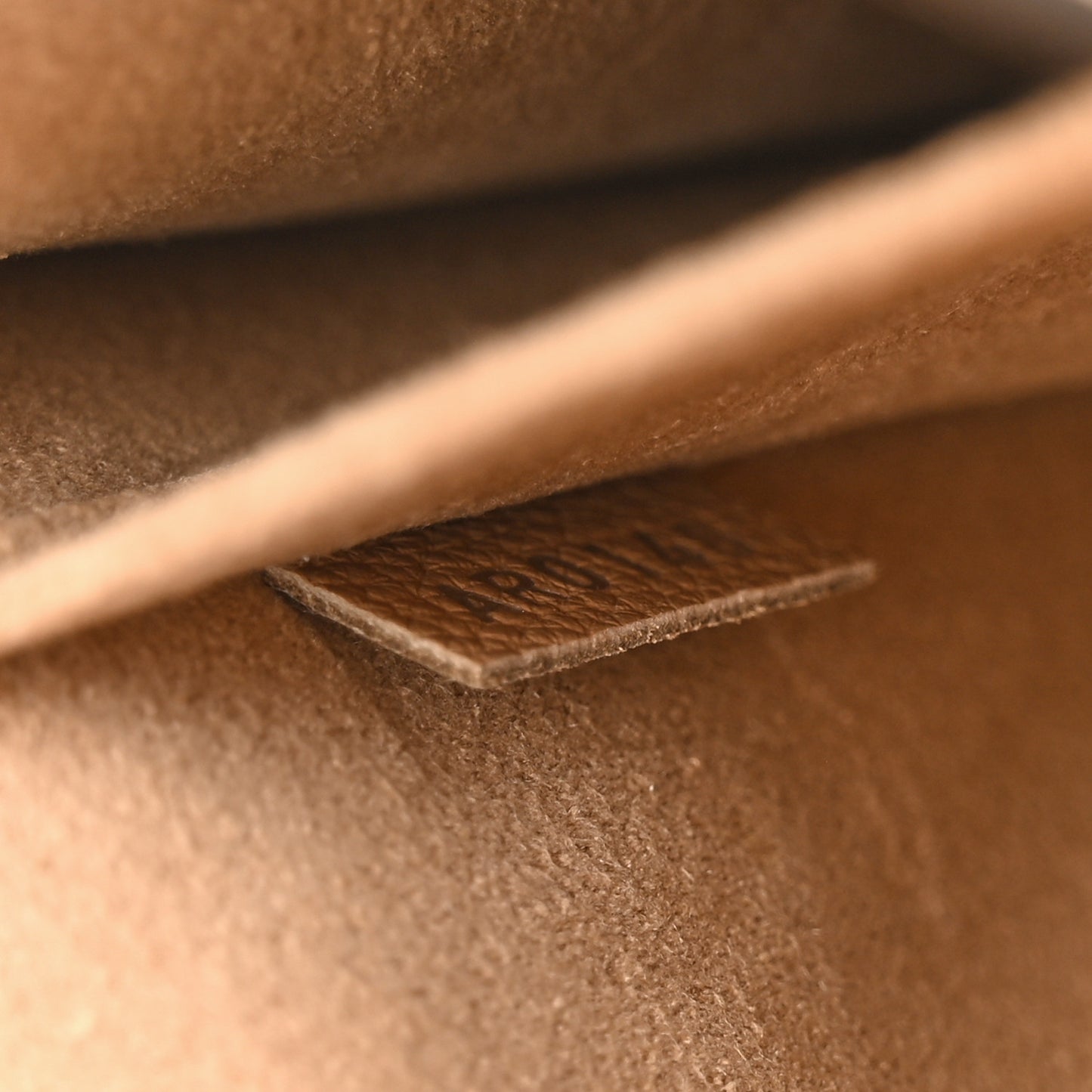 Soft Calfskin Mylockme Chain Bag BB Papyrus Creme
