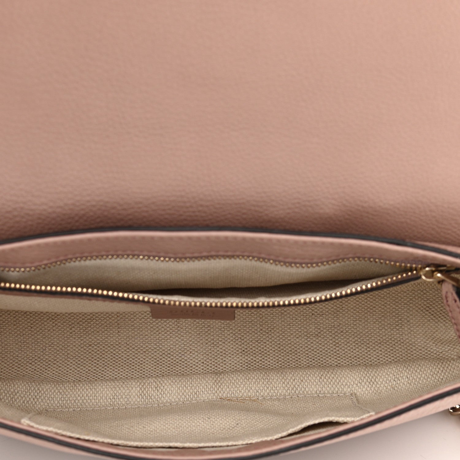 Gucci Pebbled Calfskin Medium Soho Flap Crossbody Pale Pink 4 of 10