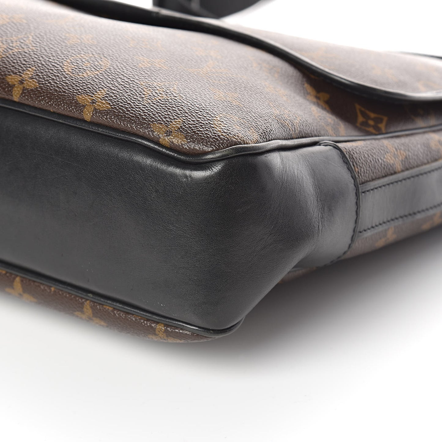 Monogram Macassar Bass GM