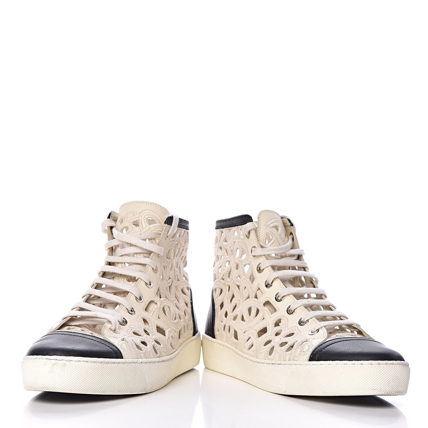 Chanel Grained Goatskin Hollow Out Flower Sneakers 39.5 White Black 6 of 14